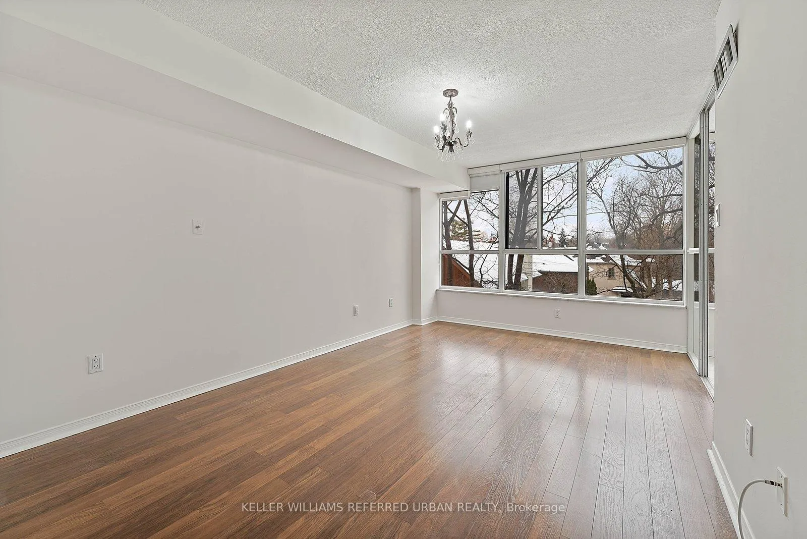 Photo 3 of Unit 404, 10 Tichester Road, Toronto, Forest Hill South — HOMEH