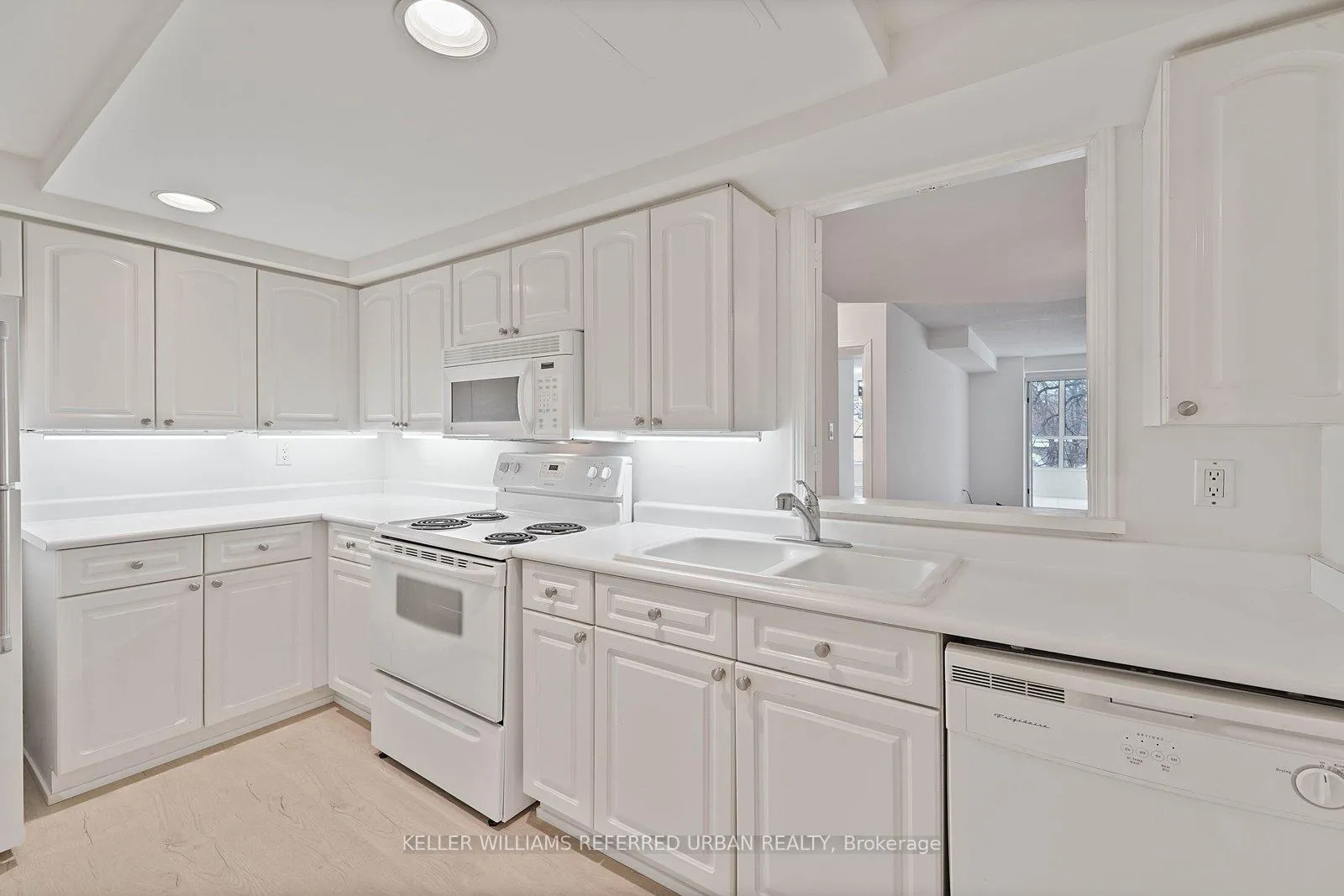 Photo 8 of Unit 404, 10 Tichester Road, Toronto, Forest Hill South — HOMEH