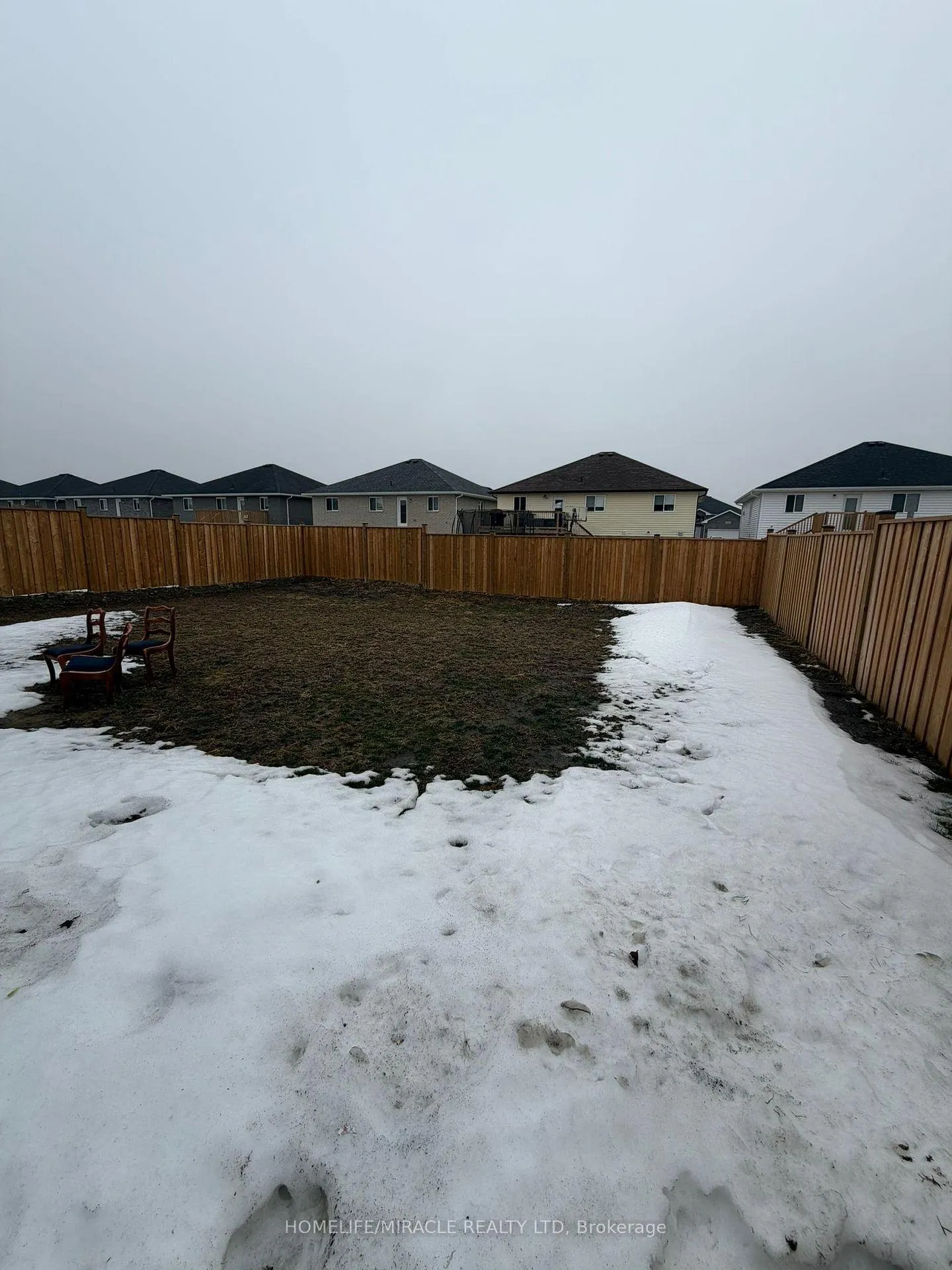 Photo 12 of 395 Magnolia Lane, Lakeshore — HOMEH