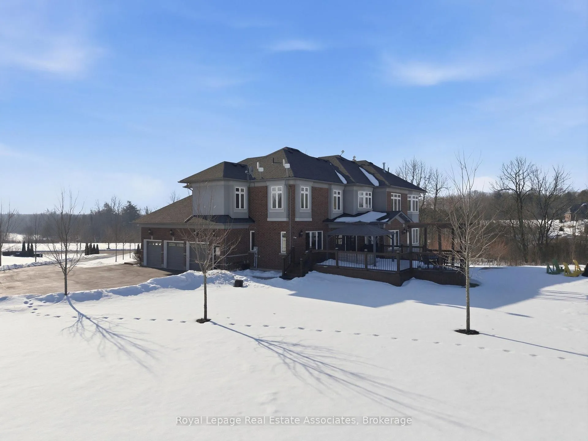 Photo 45 of 100 Chesswood Trail, Hamilton, Rural Flamborough — HOMEH