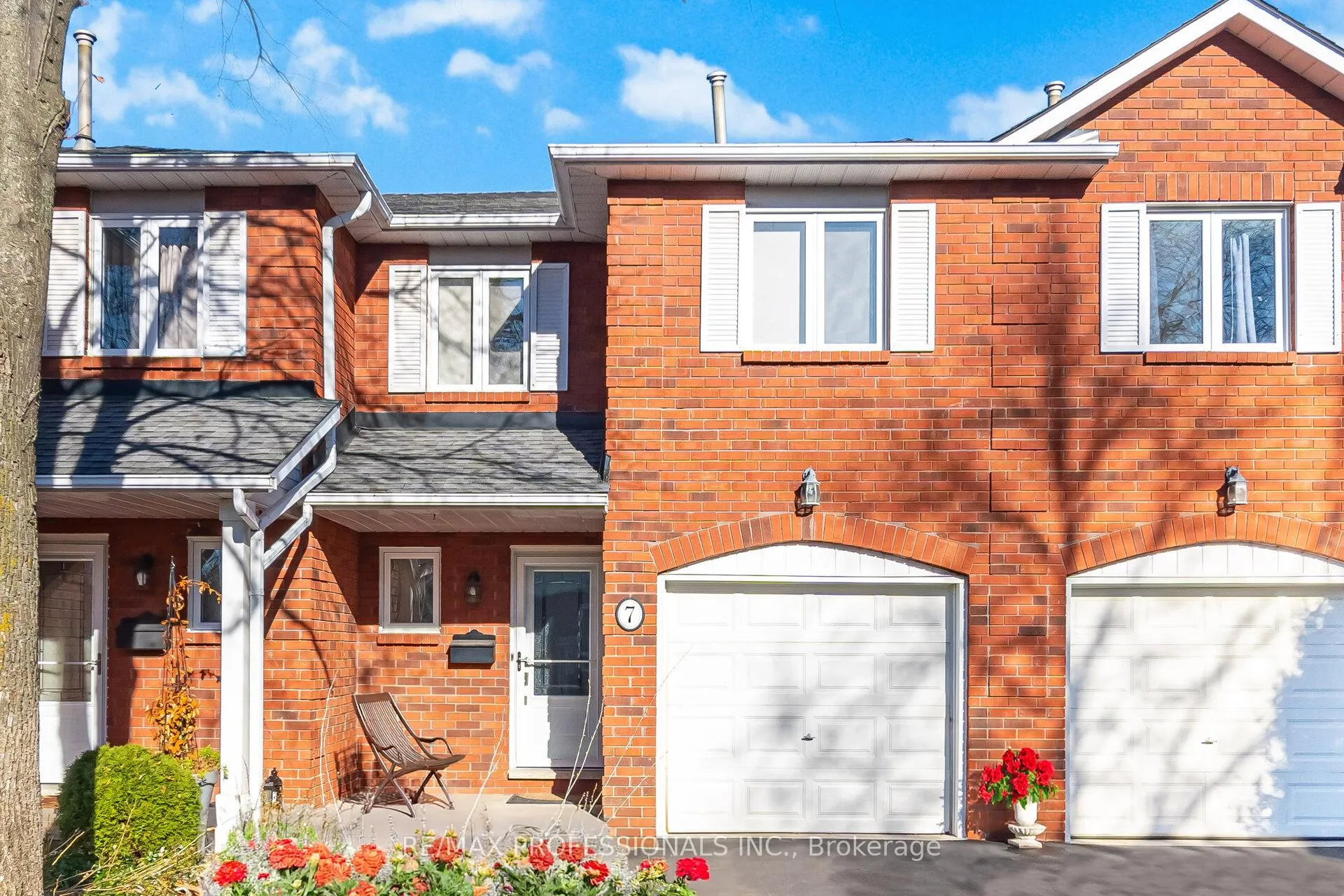 Photo 1 of Unit 7, 3115 New Street, Burlington, Roseland — HOMEH