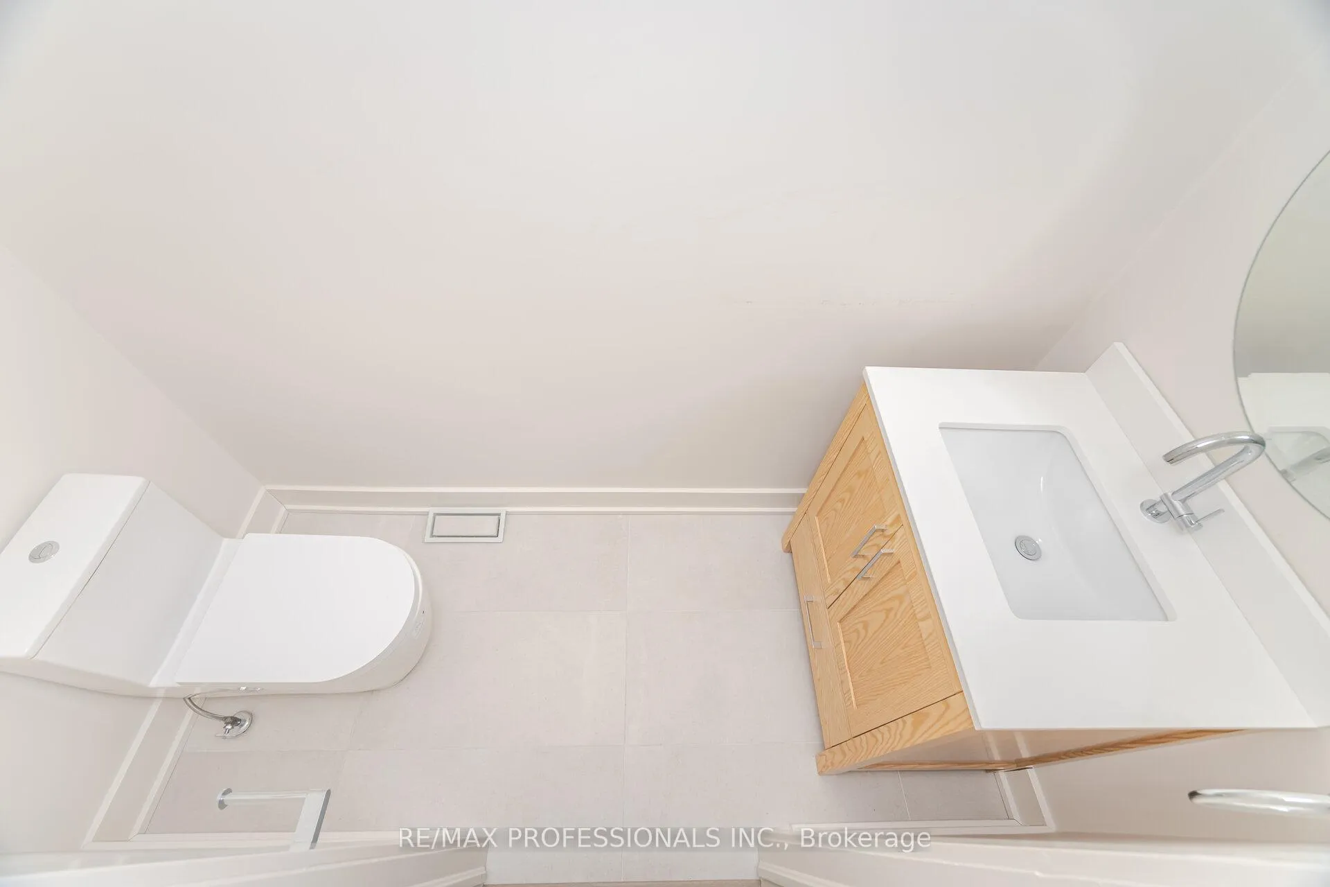 Photo 16 of Unit 7, 3115 New Street, Burlington, Roseland — HOMEH