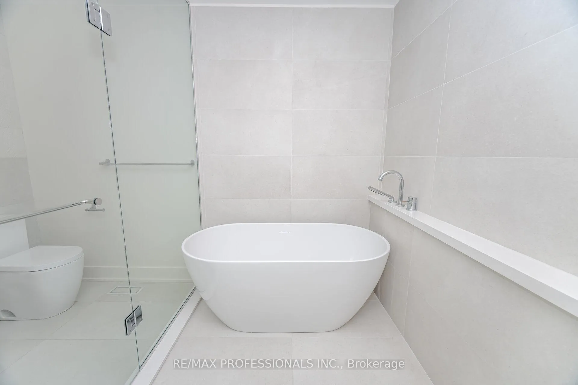 Photo 24 of Unit 7, 3115 New Street, Burlington, Roseland — HOMEH