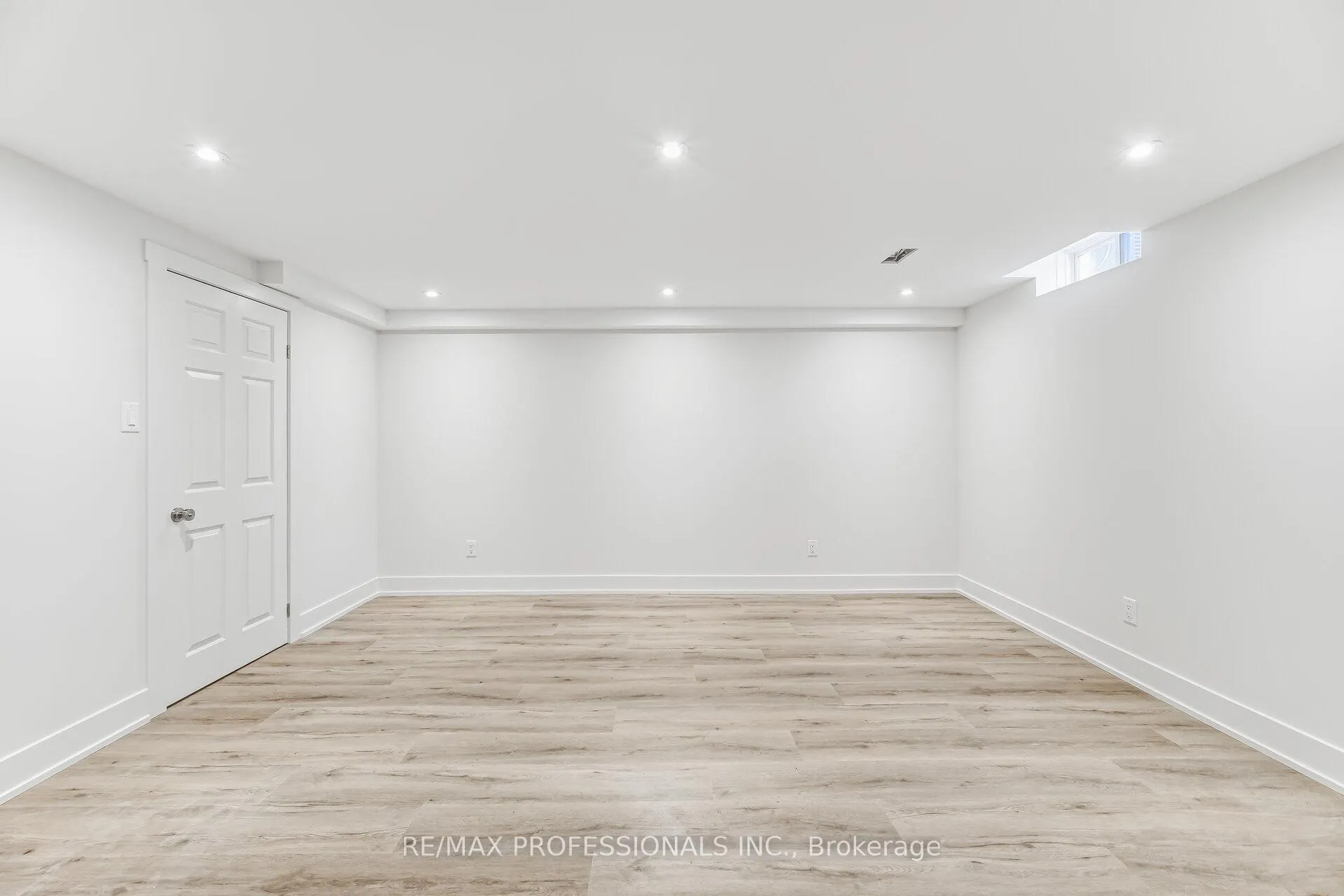 Photo 34 of Unit 7, 3115 New Street, Burlington, Roseland — HOMEH