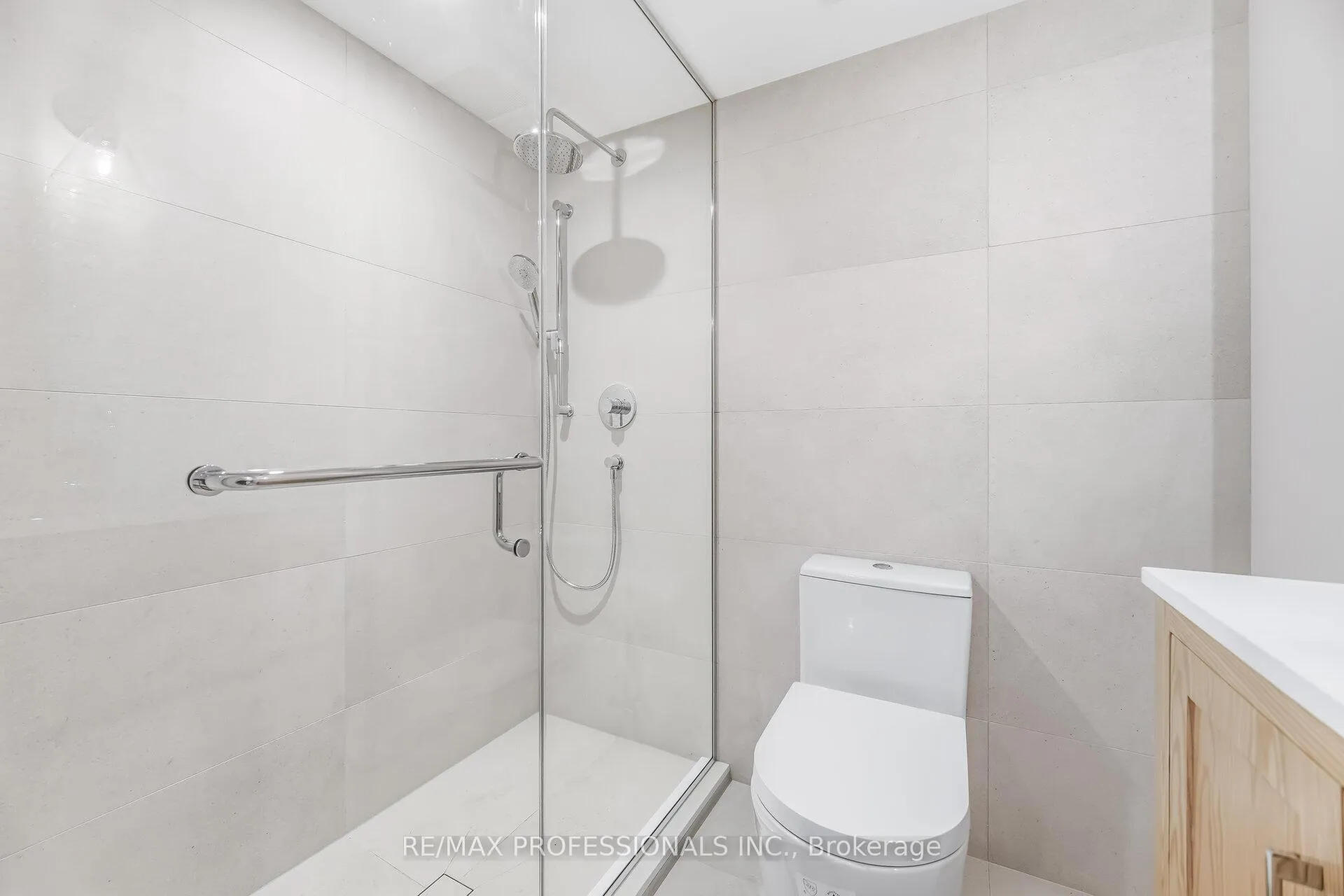 Photo 40 of Unit 7, 3115 New Street, Burlington, Roseland — HOMEH