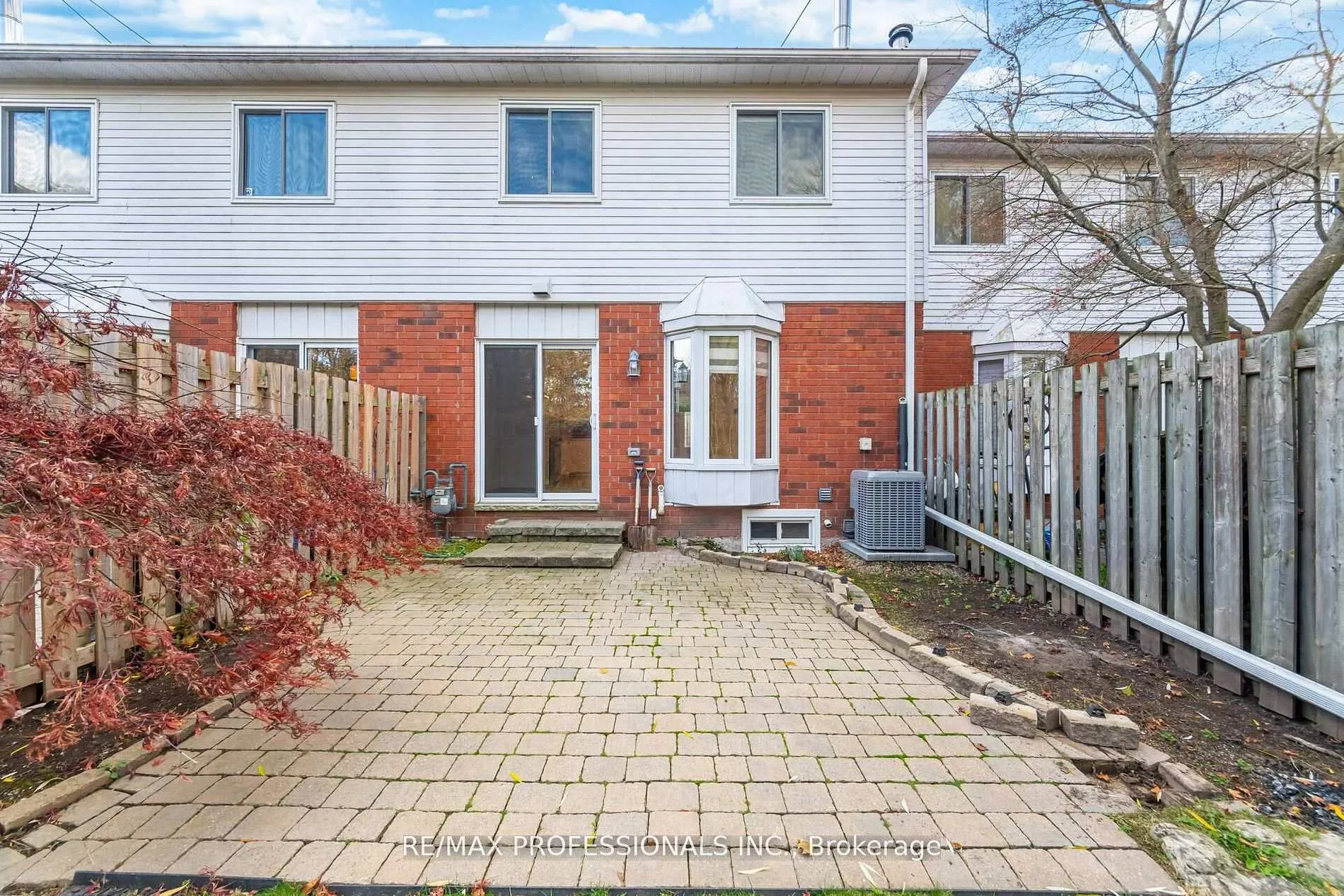 Photo 43 of Unit 7, 3115 New Street, Burlington, Roseland — HOMEH