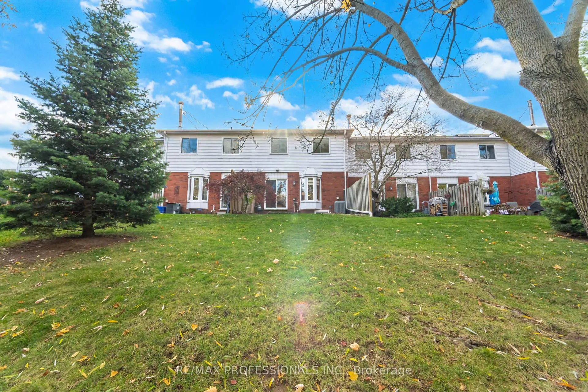 Photo 47 of Unit 7, 3115 New Street, Burlington, Roseland — HOMEH