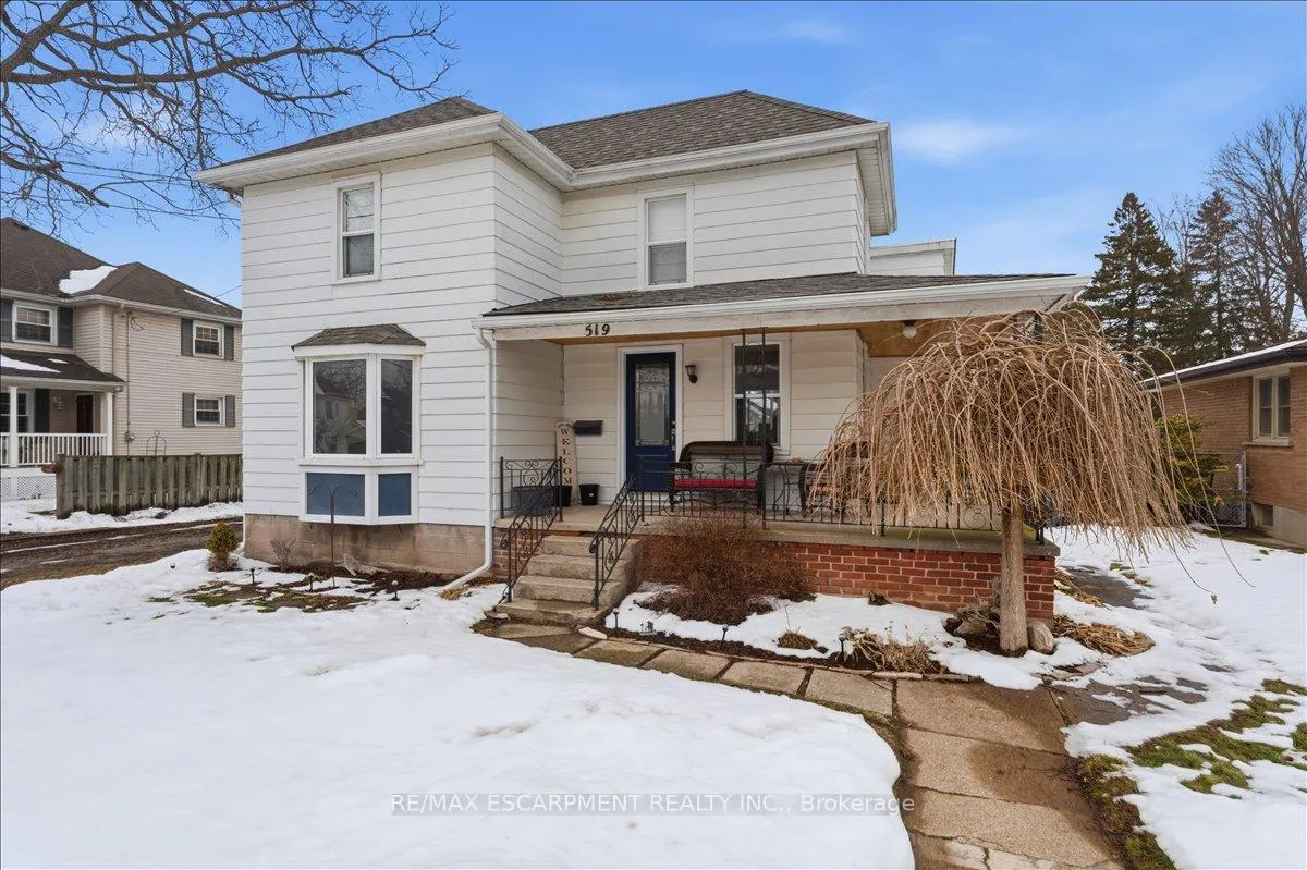 Front of 519 Alder Street W