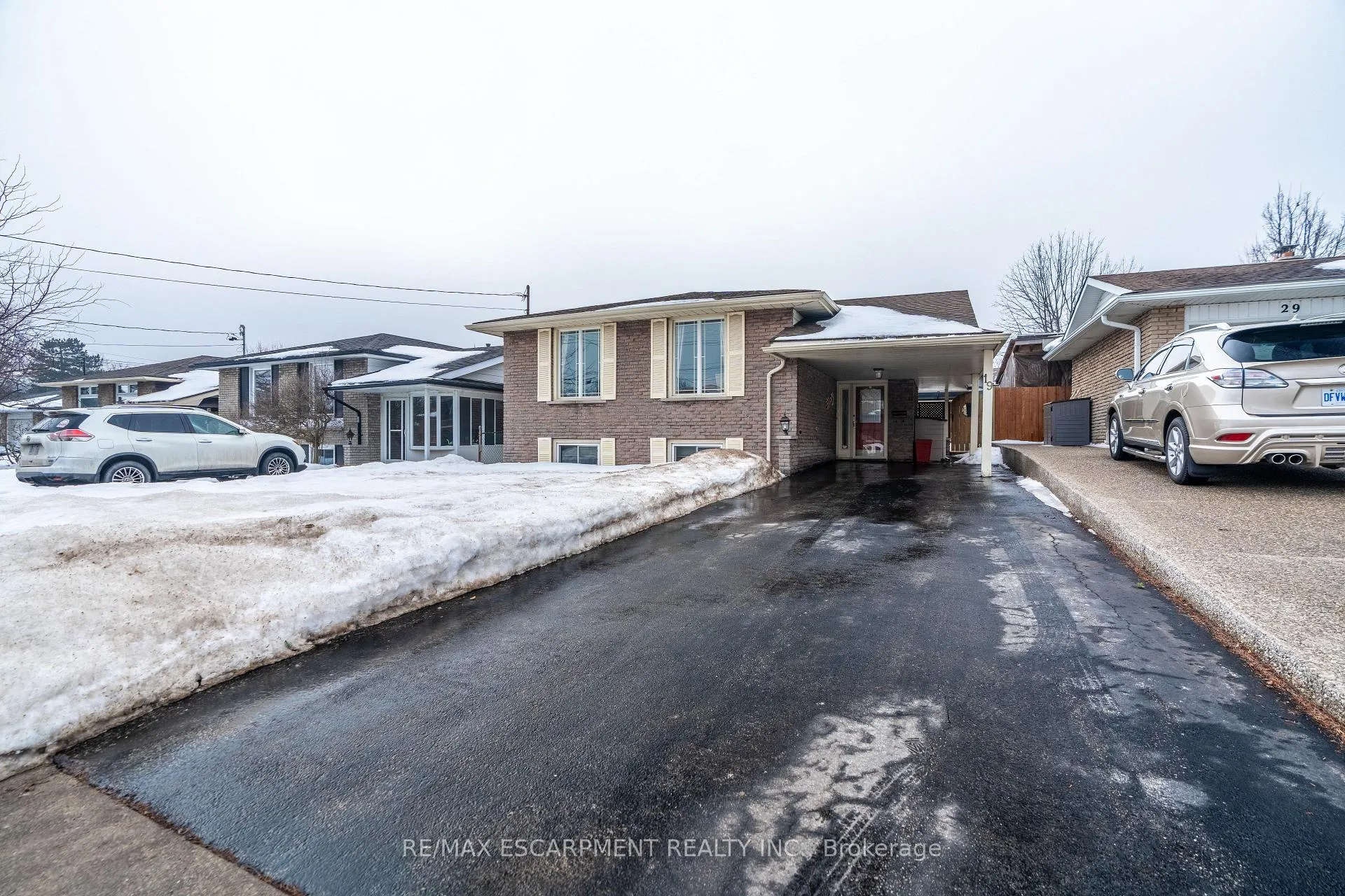 Photo 1 of 19 Valery Court, Hamilton, Gilbert — HOMEH