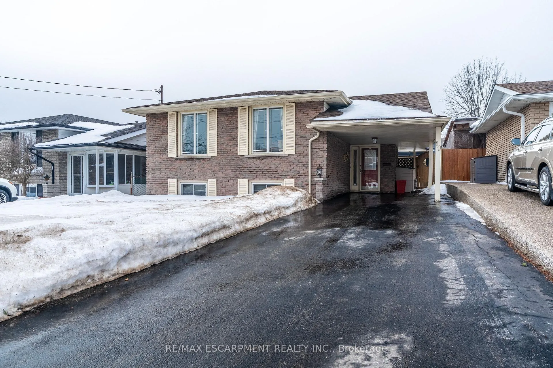 Photo 2 of 19 Valery Court, Hamilton, Gilbert — HOMEH