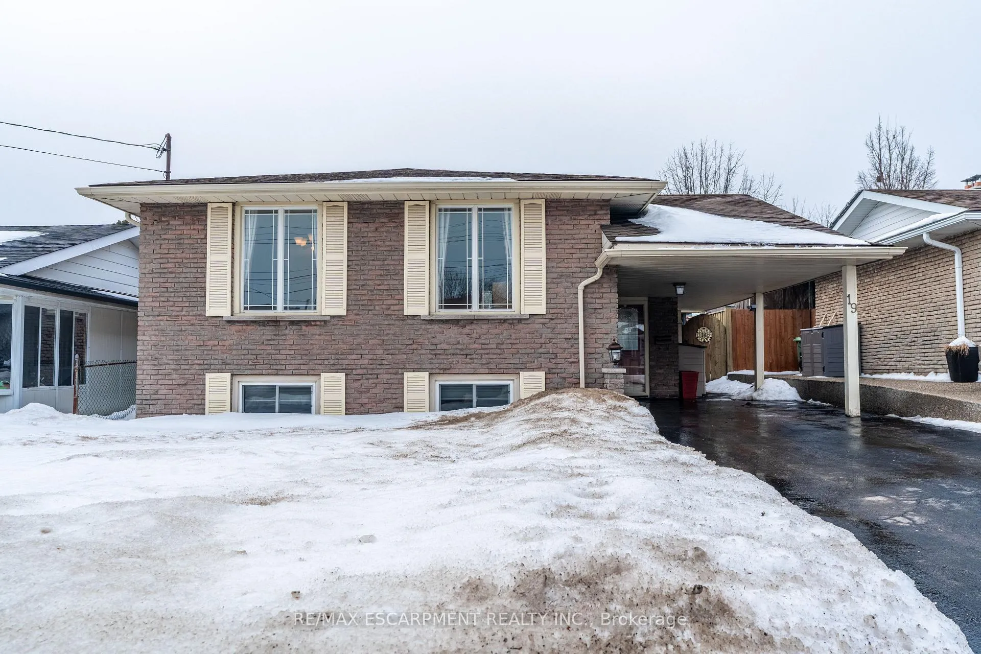 Photo 4 of 19 Valery Court, Hamilton, Gilbert — HOMEH