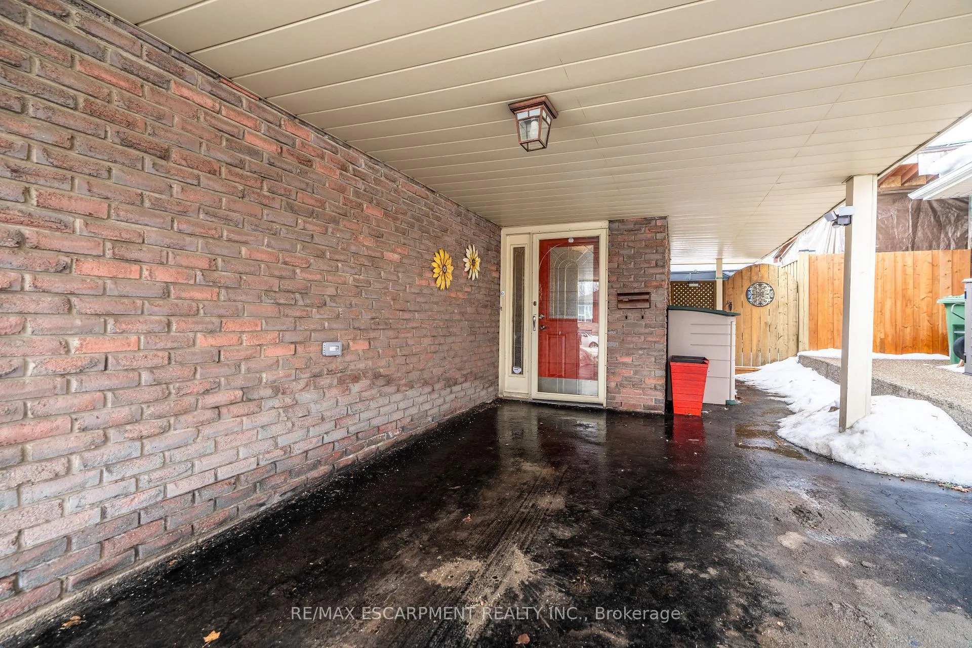 Photo 7 of 19 Valery Court, Hamilton, Gilbert — HOMEH