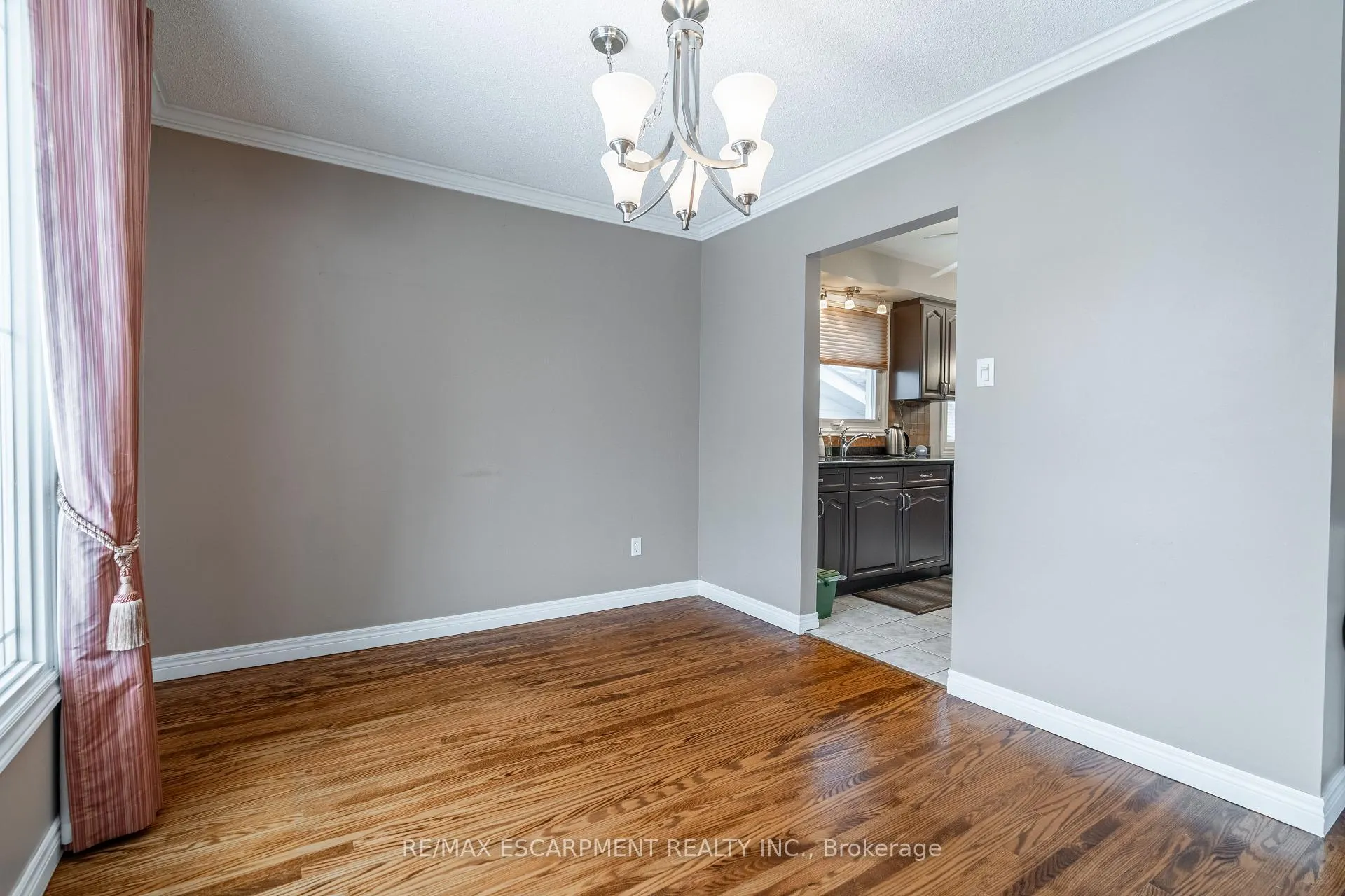 Photo 14 of 19 Valery Court, Hamilton, Gilbert — HOMEH