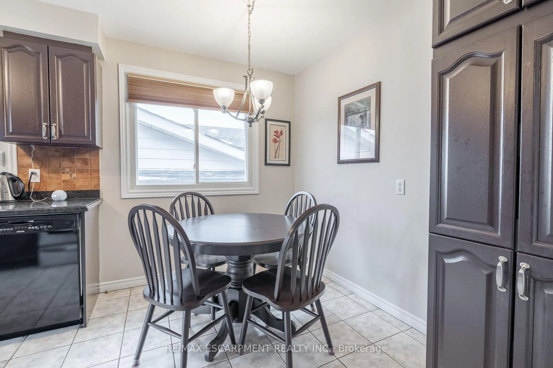 Photo 23 of 19 Valery Court, Hamilton, Gilbert — HOMEH