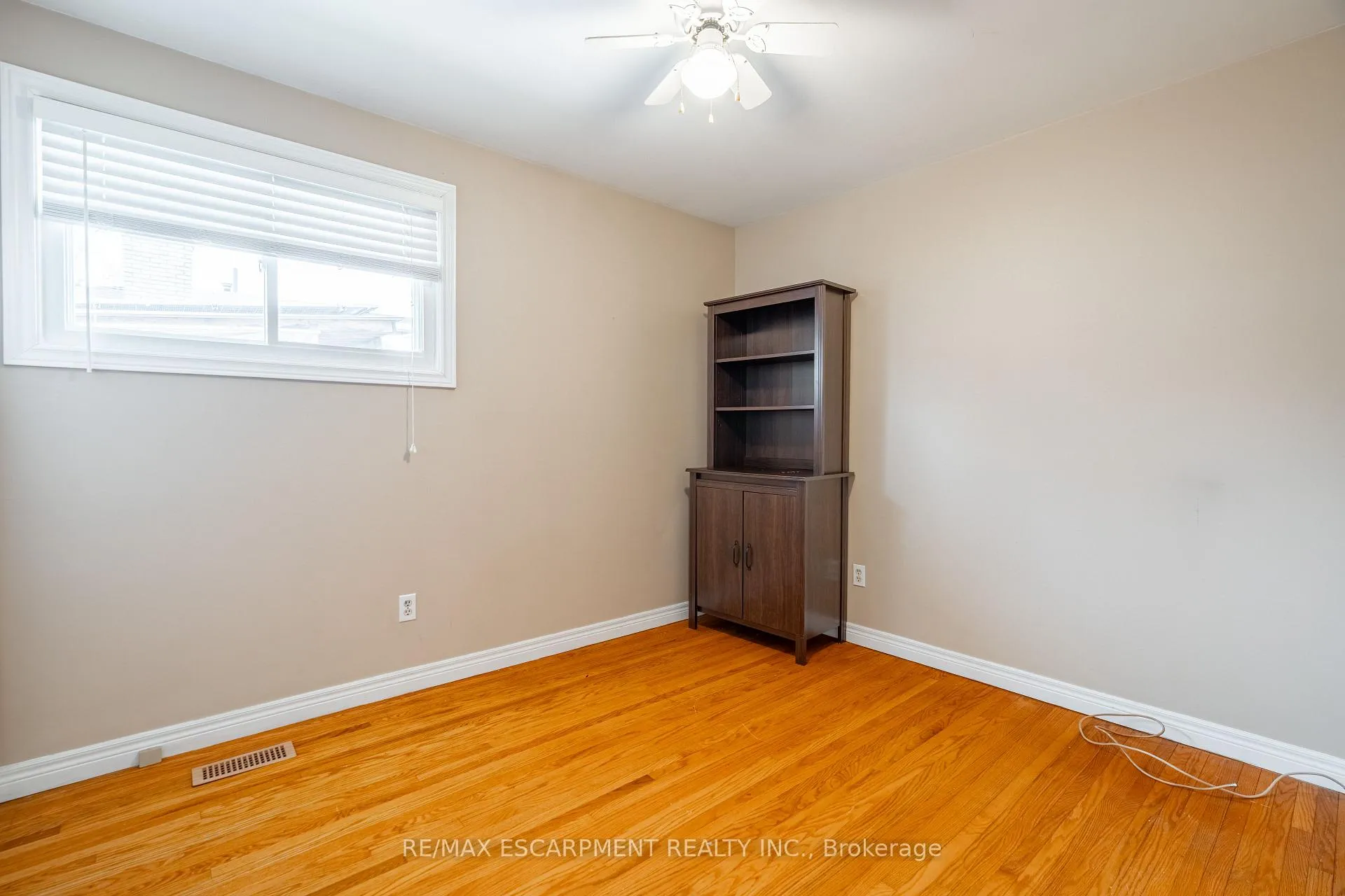 Photo 24 of 19 Valery Court, Hamilton, Gilbert — HOMEH