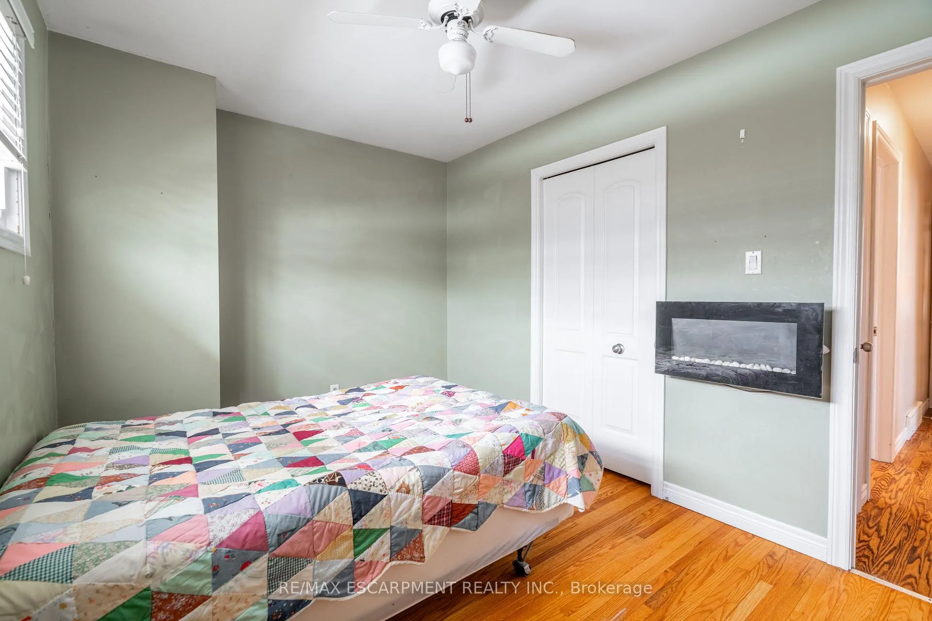 Photo 26 of 19 Valery Court, Hamilton, Gilbert — HOMEH