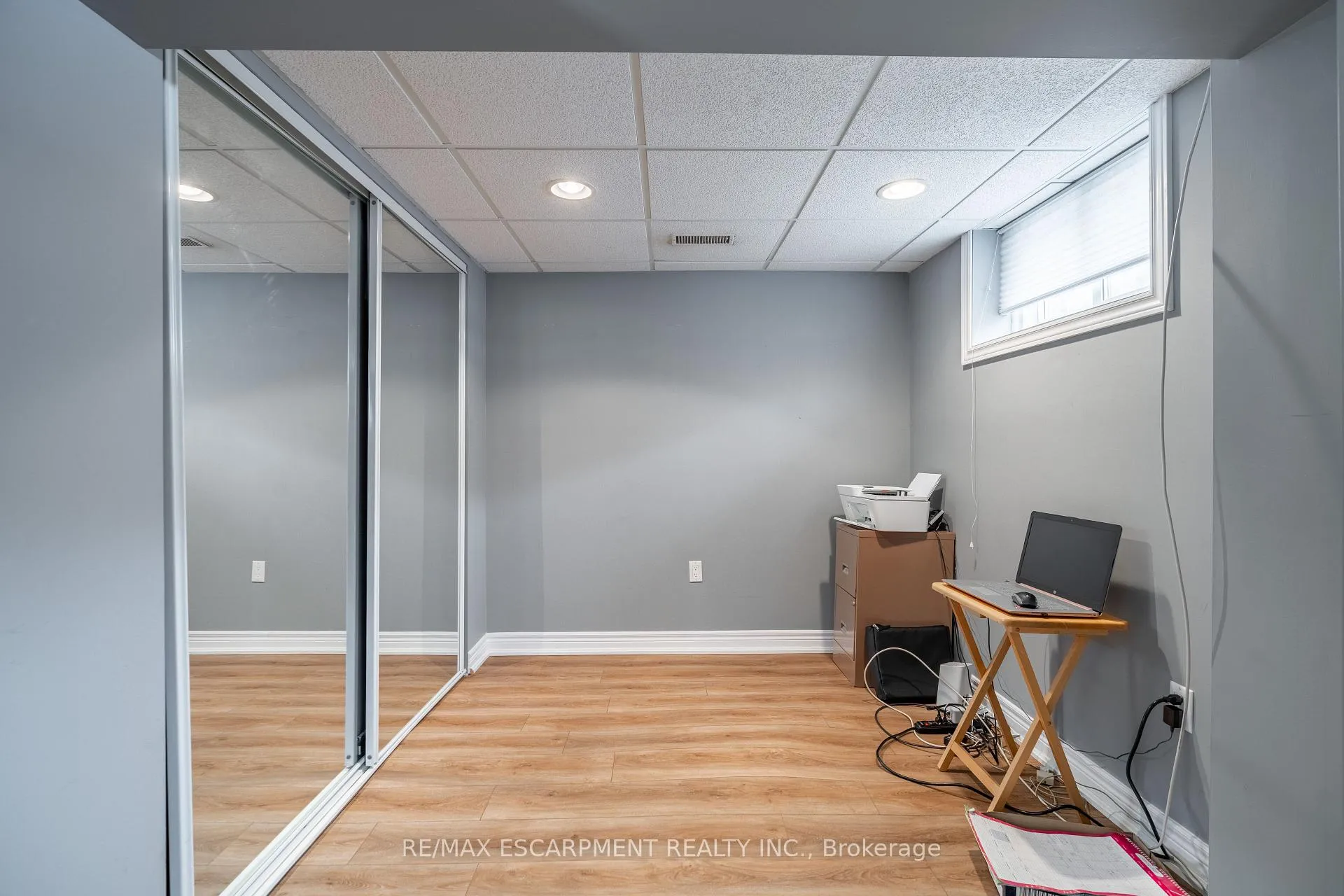 Photo 35 of 19 Valery Court, Hamilton, Gilbert — HOMEH