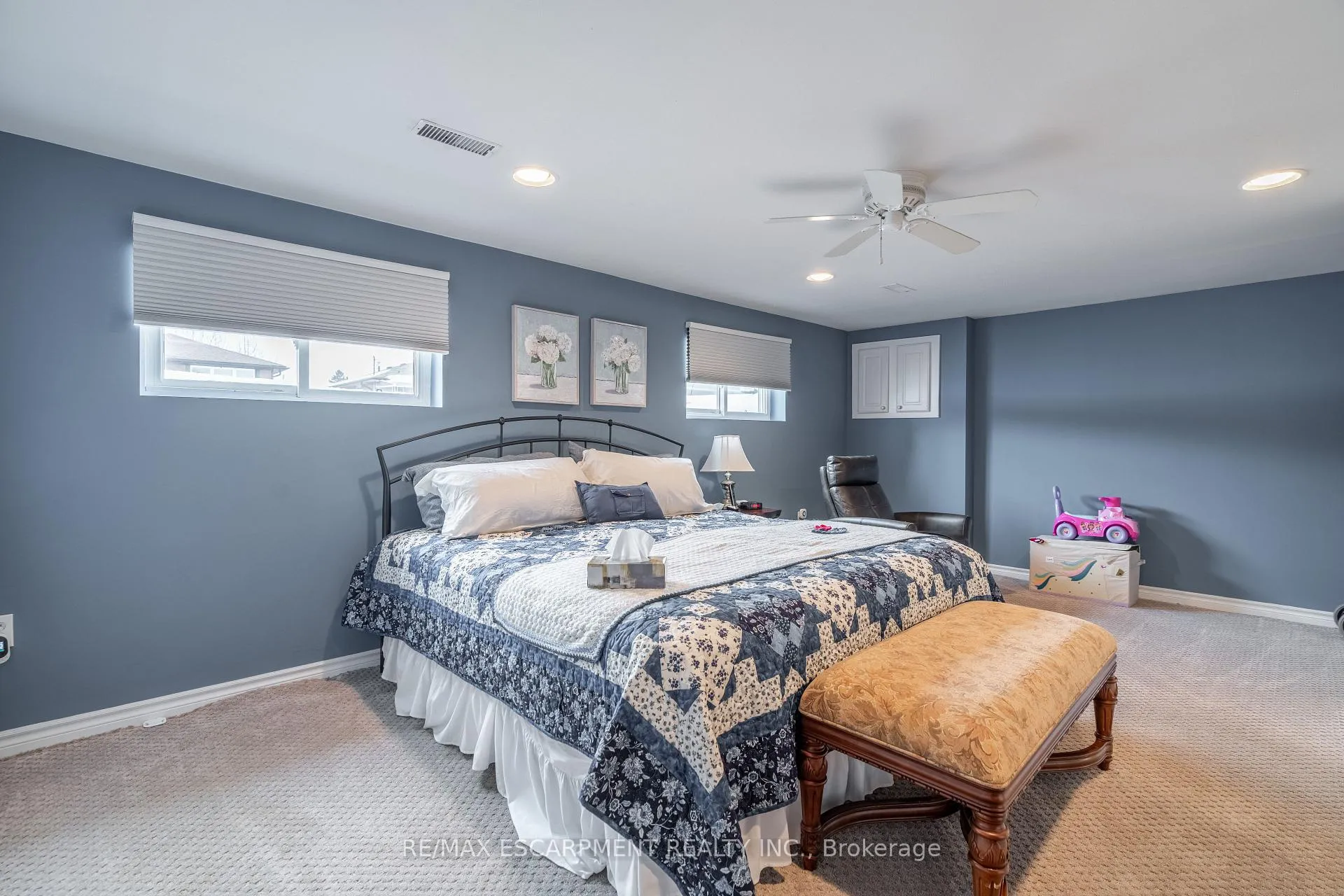 Photo 37 of 19 Valery Court, Hamilton, Gilbert — HOMEH