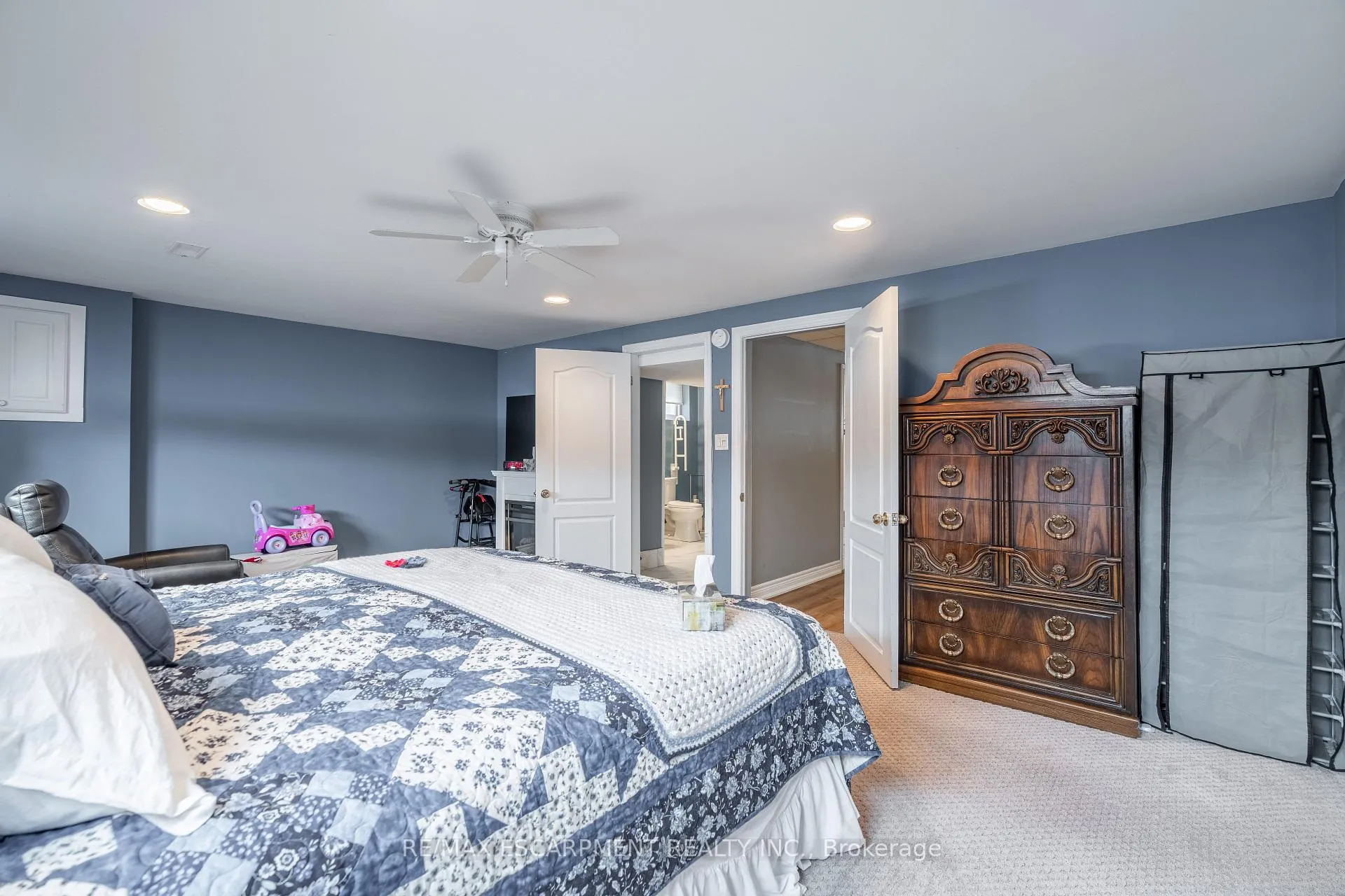 Photo 38 of 19 Valery Court, Hamilton, Gilbert — HOMEH