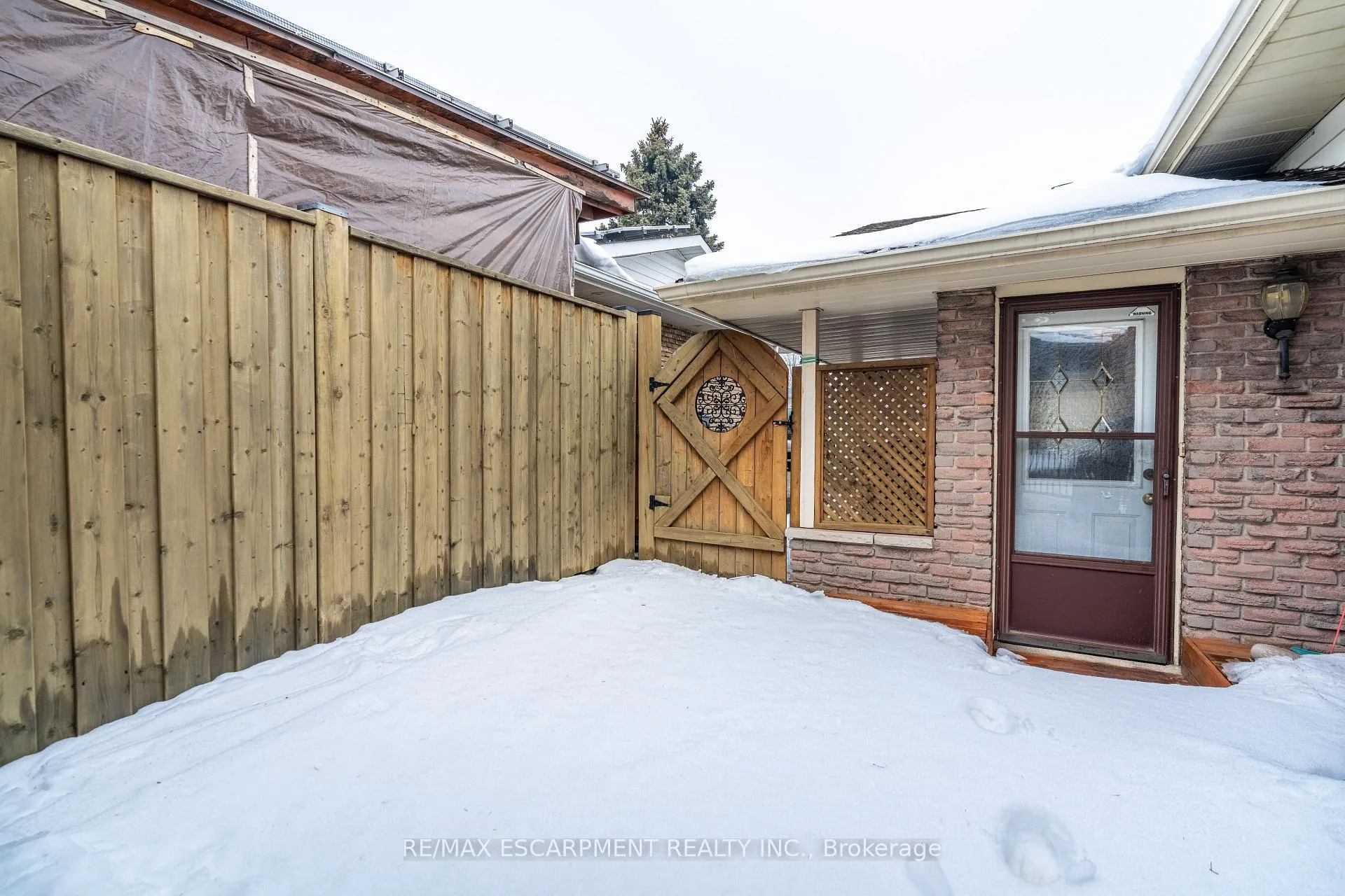 Photo 43 of 19 Valery Court, Hamilton, Gilbert — HOMEH