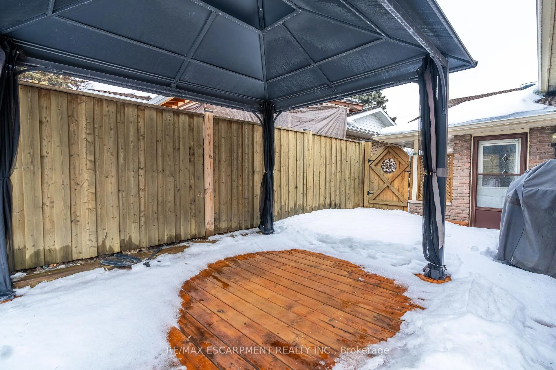 Photo 44 of 19 Valery Court, Hamilton, Gilbert — HOMEH