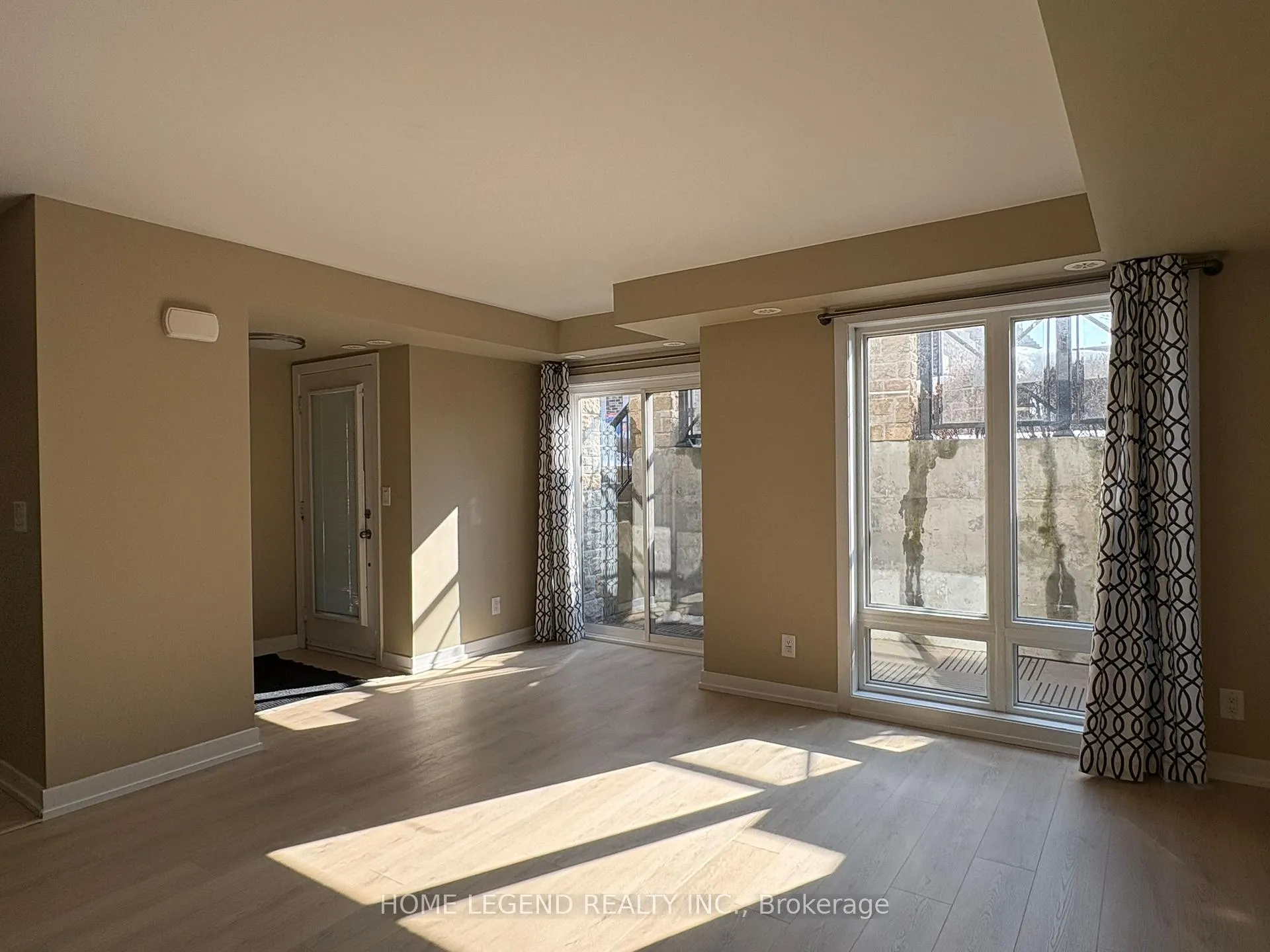 Photo 3 of Unit 201, 10 Dunsheath Way, Markham, Cornell — HOMEH