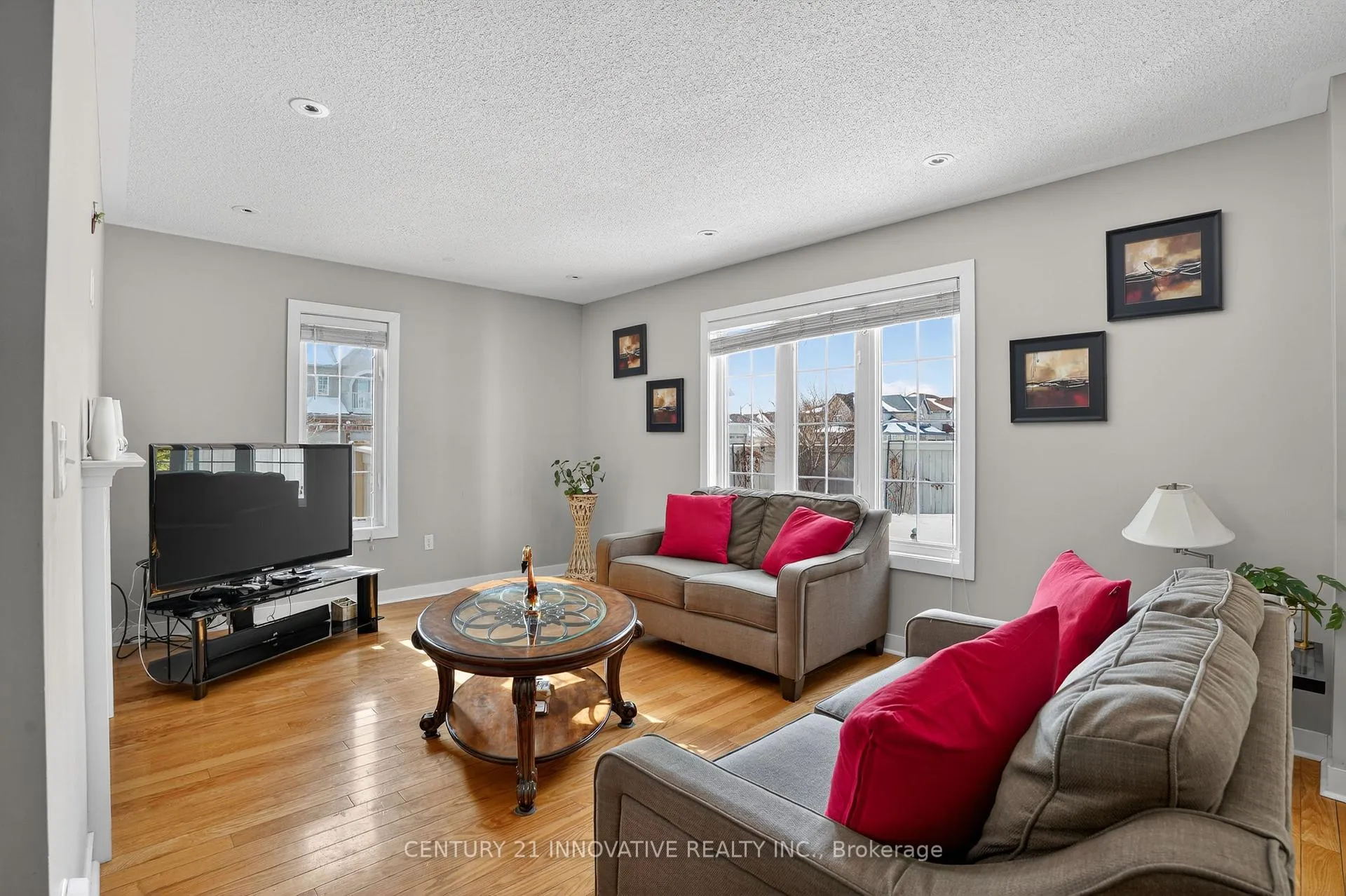 Photo 9 of 143 Jennings Drive, Clarington, Bowmanville — HOMEH