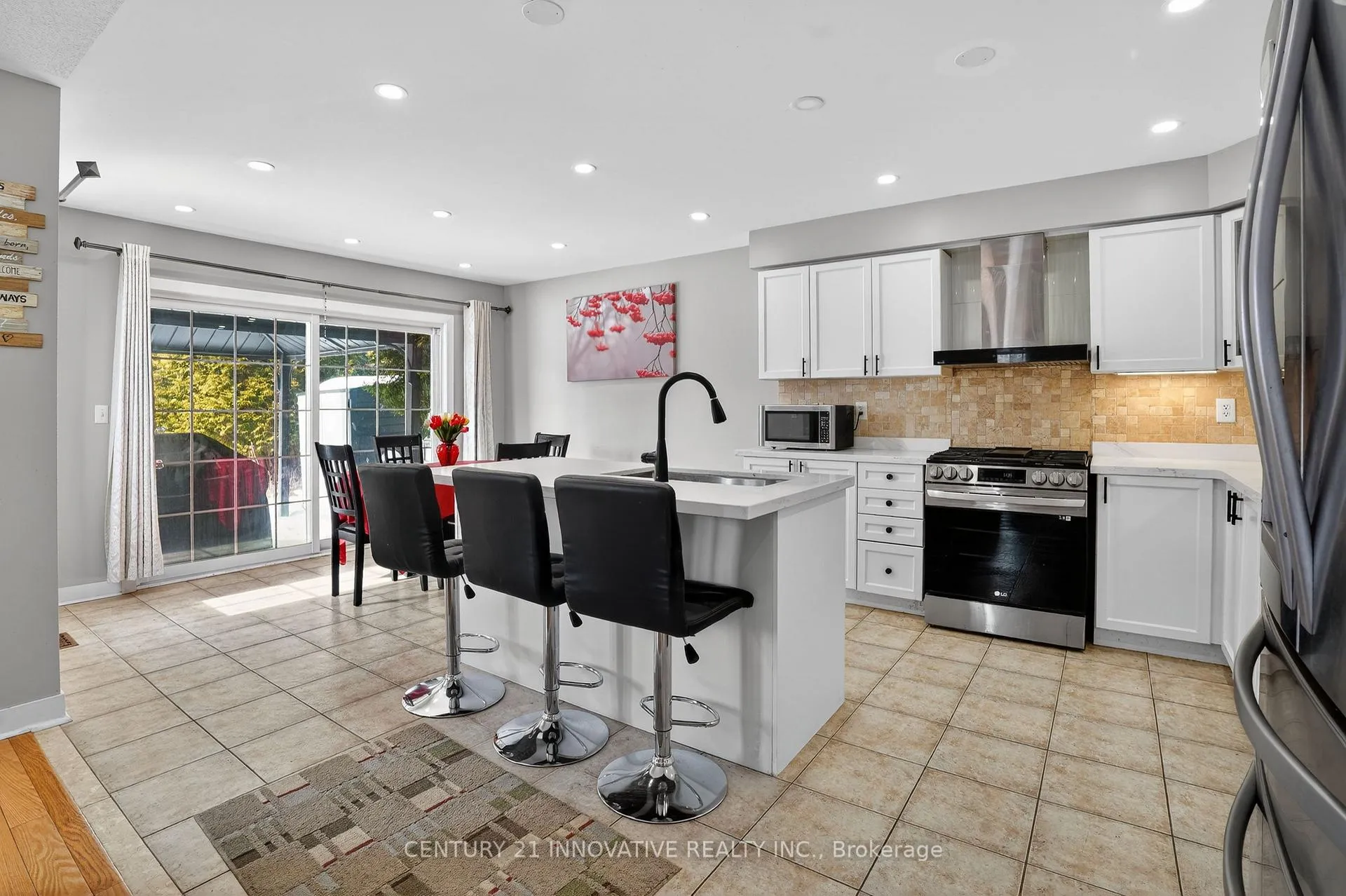 Photo 13 of 143 Jennings Drive, Clarington, Bowmanville — HOMEH