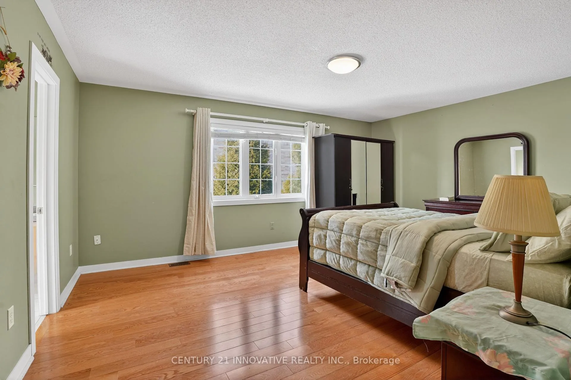 Photo 16 of 143 Jennings Drive, Clarington, Bowmanville — HOMEH