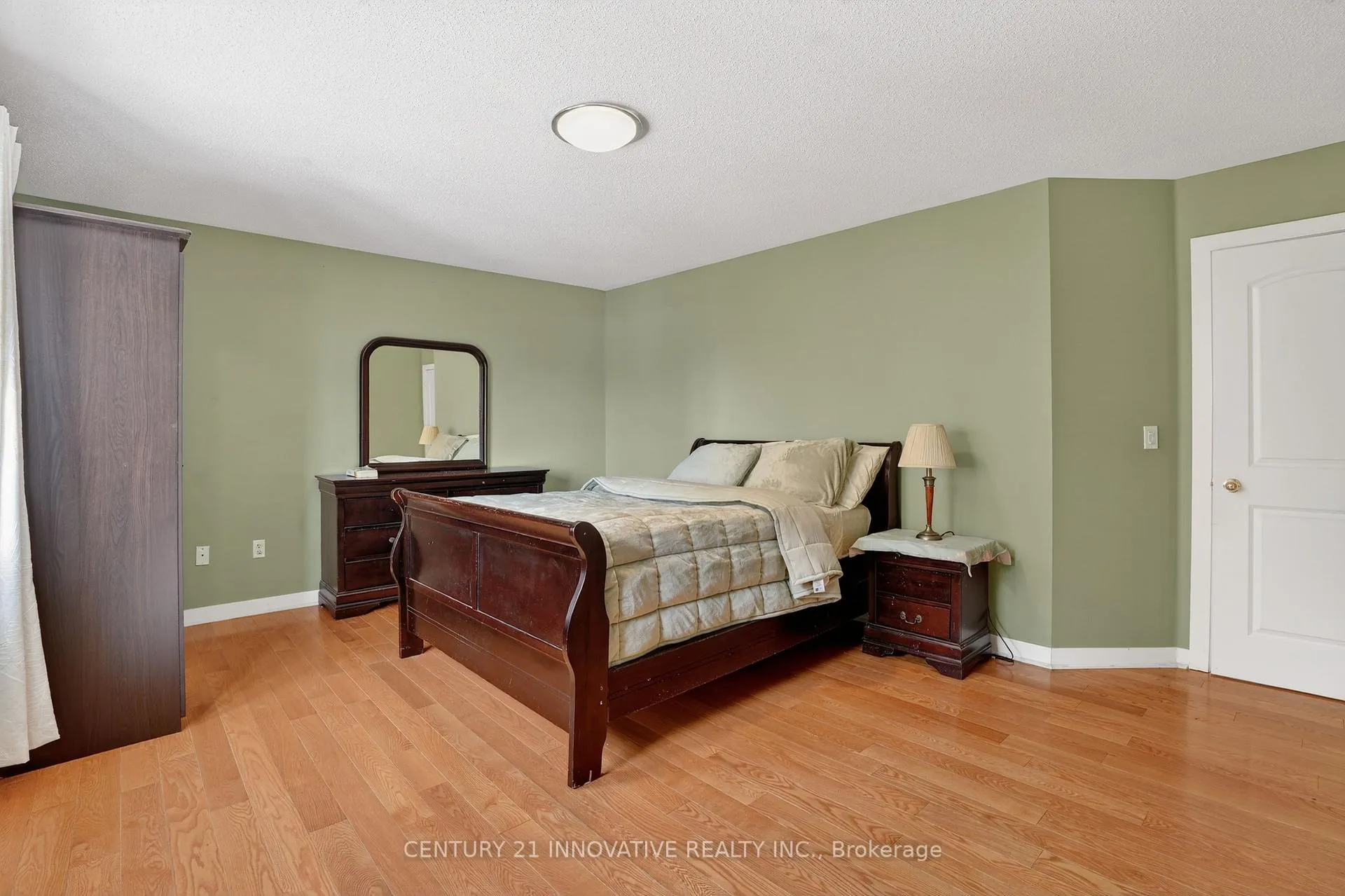 Photo 17 of 143 Jennings Drive, Clarington, Bowmanville — HOMEH