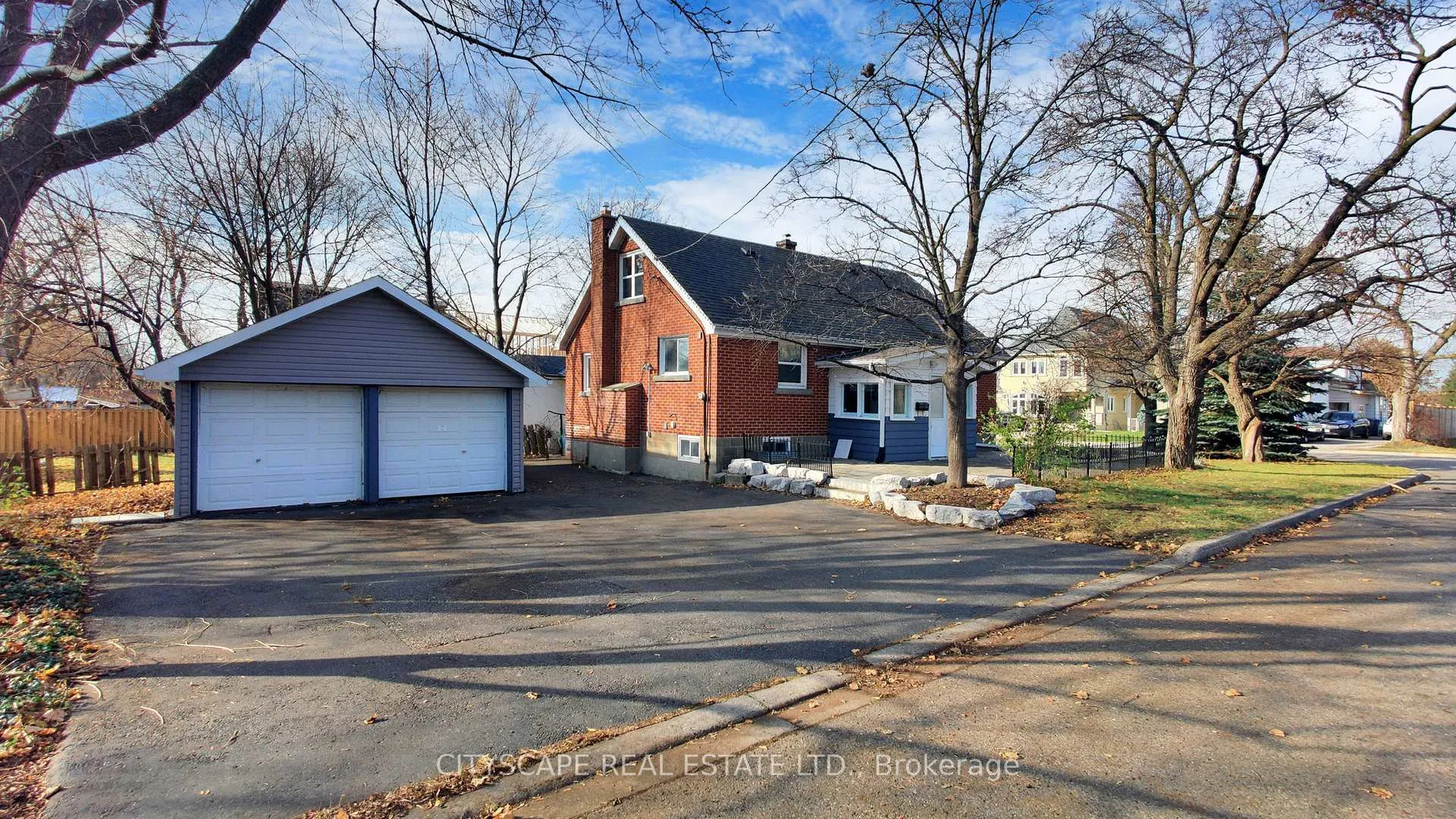 Photo of 39 Woodward Avenue