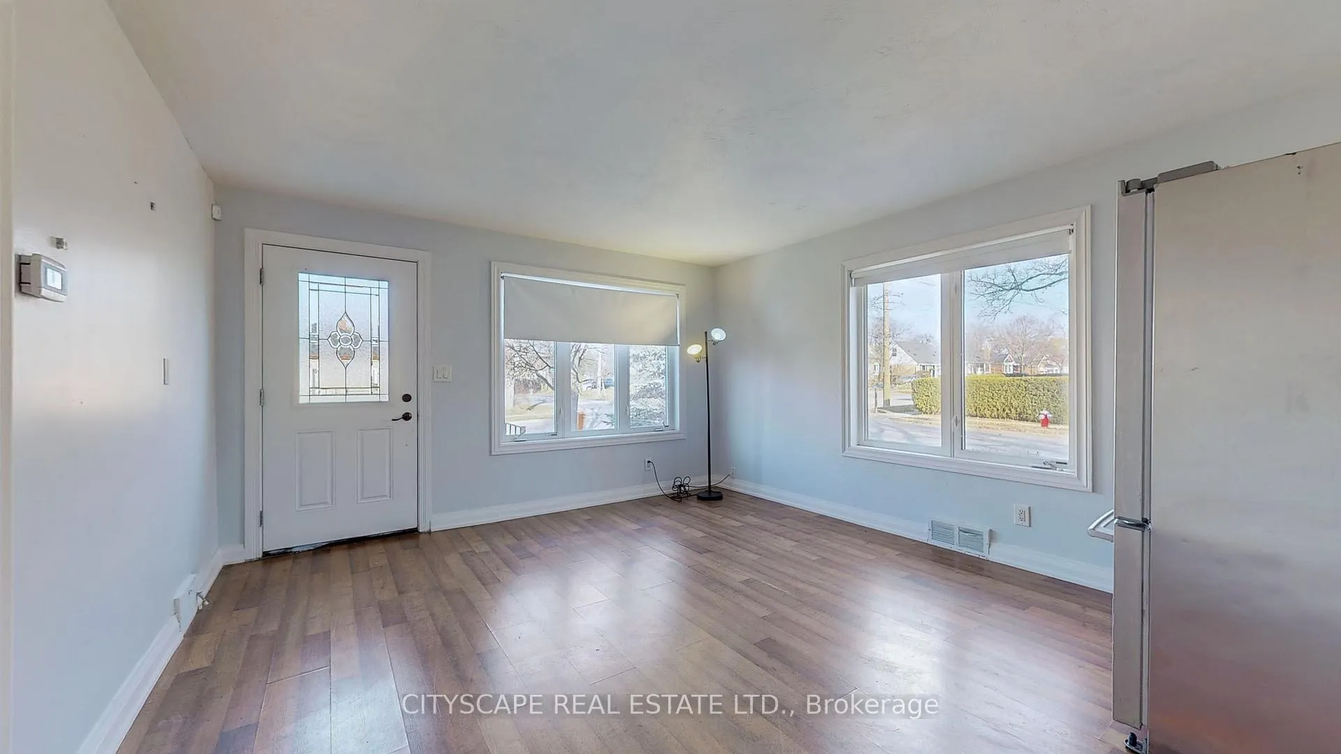 Photo 7 of 39 Woodward Avenue, Brampton, Brampton North — HOMEH