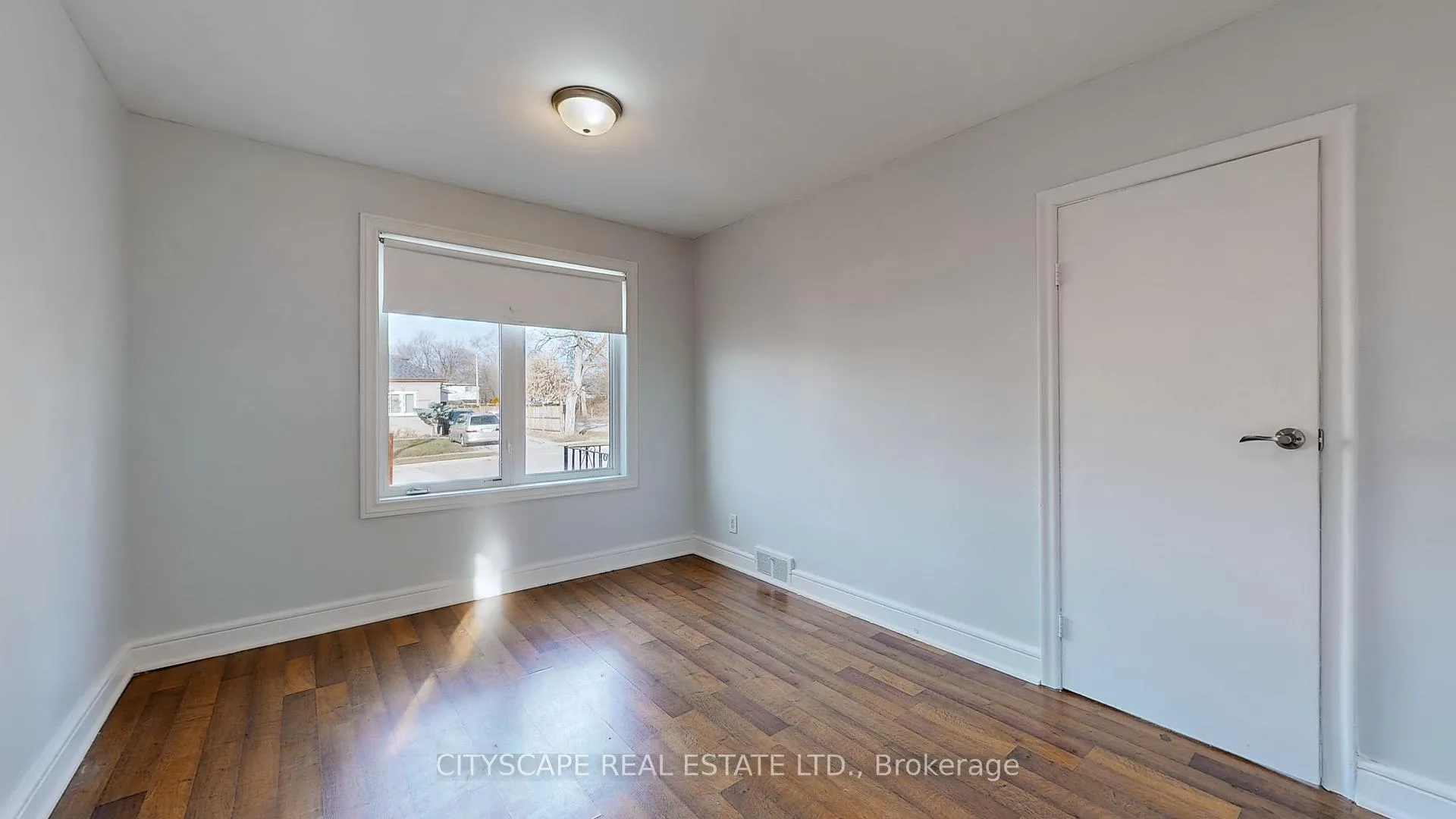 Photo 18 of 39 Woodward Avenue, Brampton, Brampton North — HOMEH