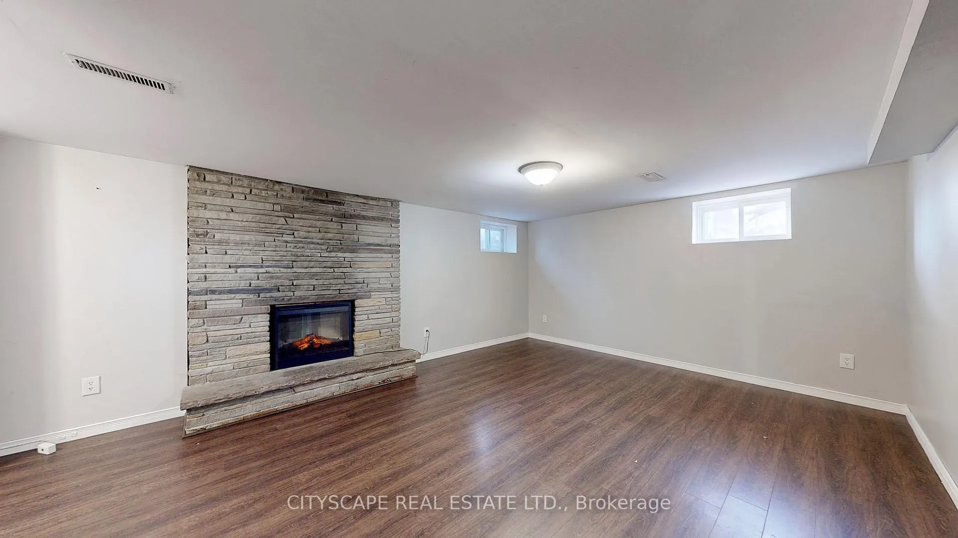Photo 31 of 39 Woodward Avenue, Brampton, Brampton North — HOMEH