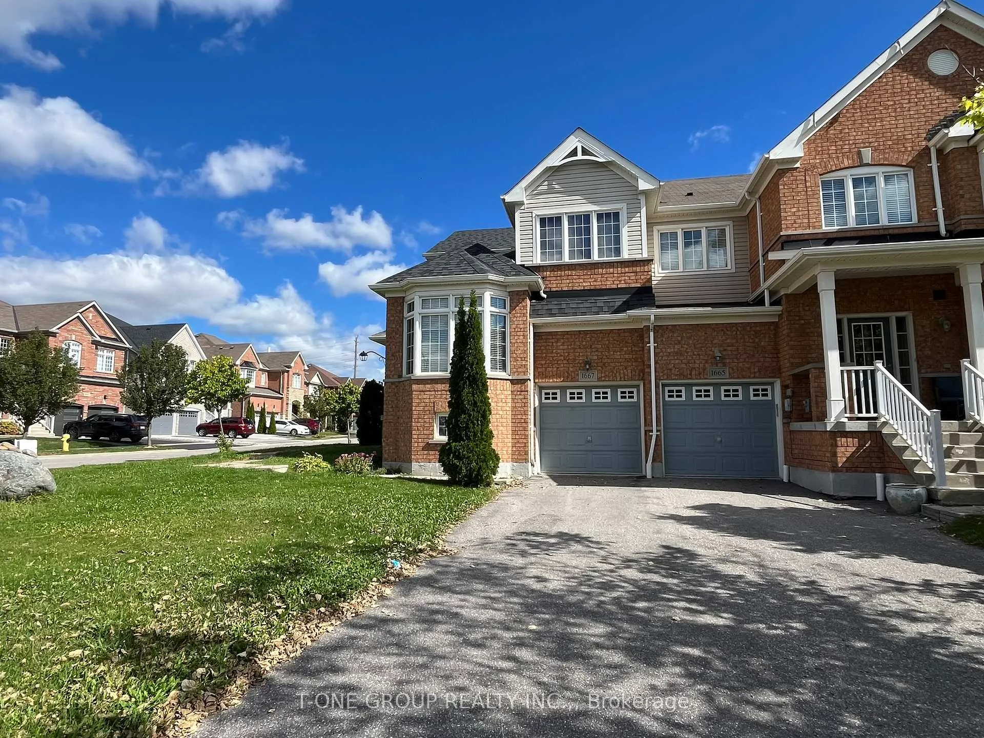 Photo 3 of 1667 Frolis Street, Oshawa, Taunton — HOMEH