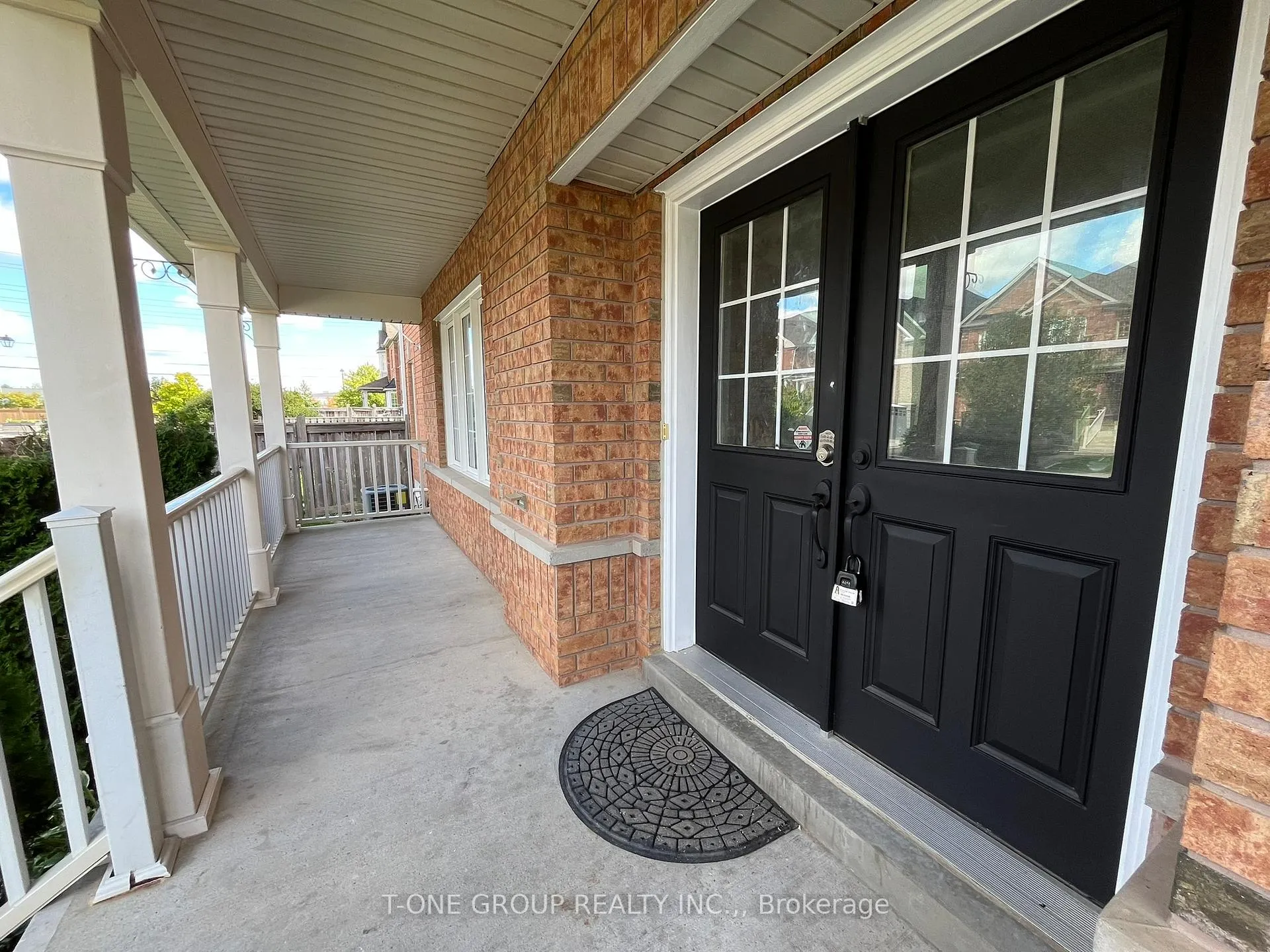 Photo 4 of 1667 Frolis Street, Oshawa, Taunton — HOMEH