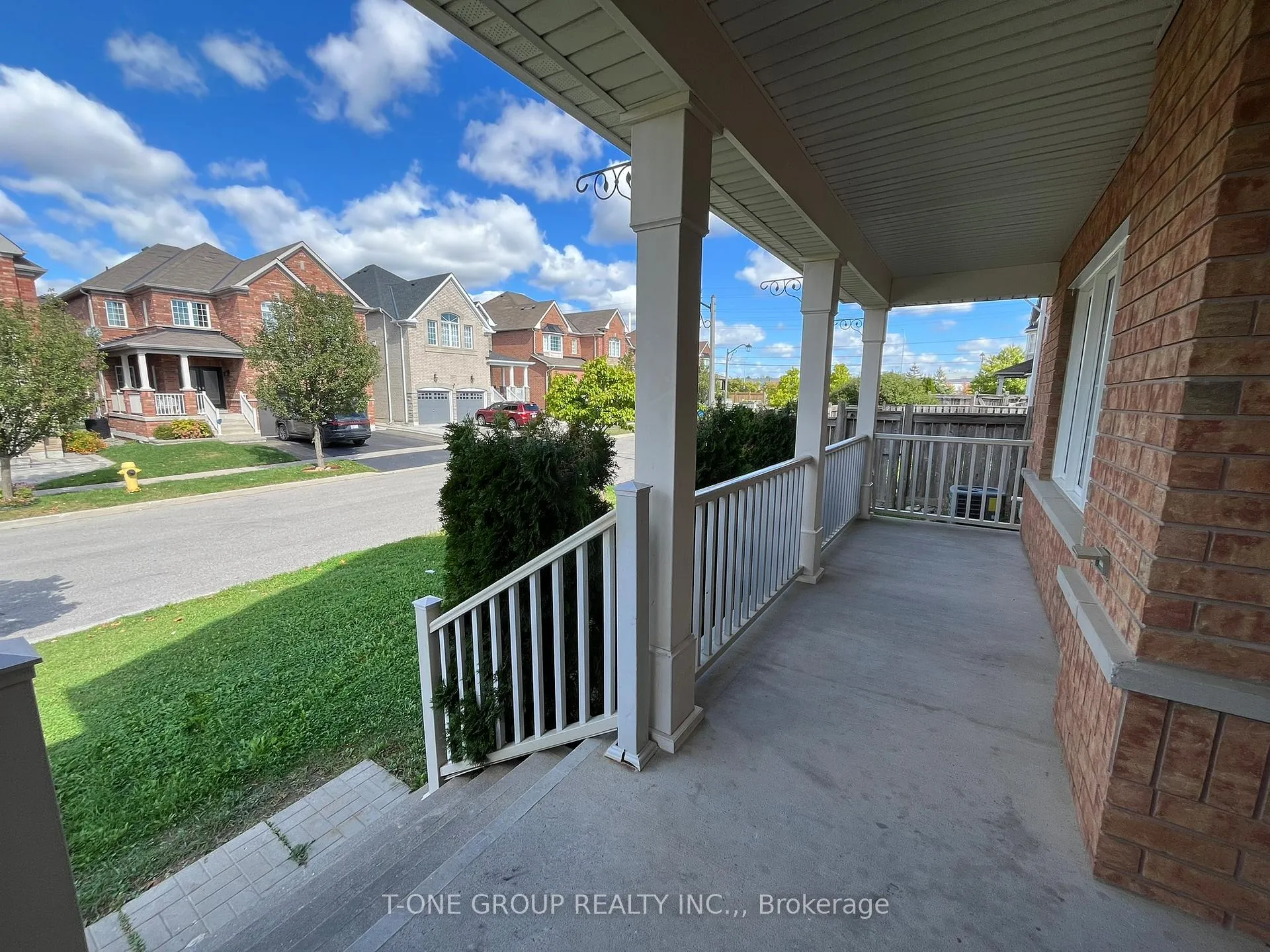 Photo 5 of 1667 Frolis Street, Oshawa, Taunton — HOMEH