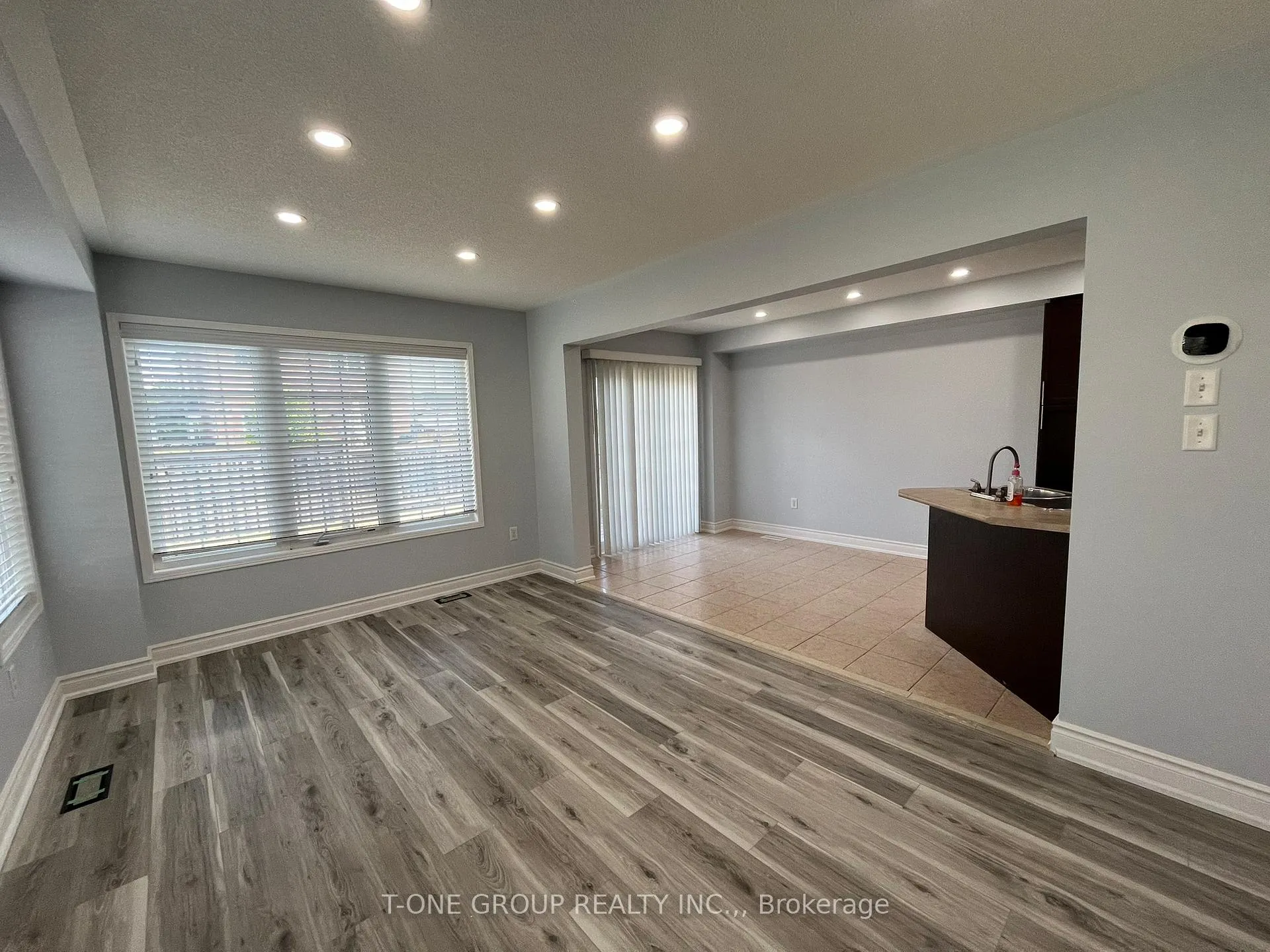 Photo 10 of 1667 Frolis Street, Oshawa, Taunton — HOMEH
