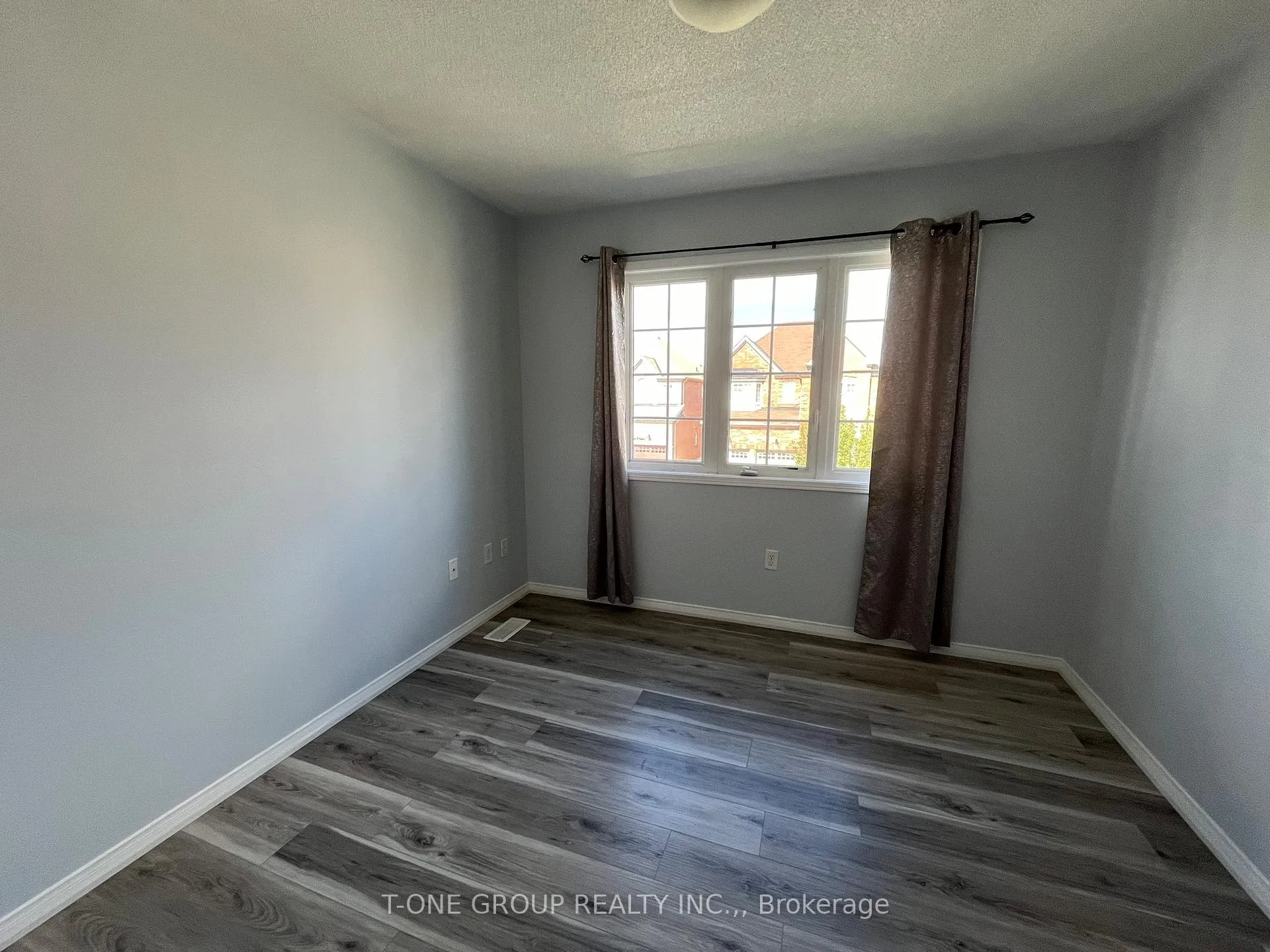 Photo 19 of 1667 Frolis Street, Oshawa, Taunton — HOMEH