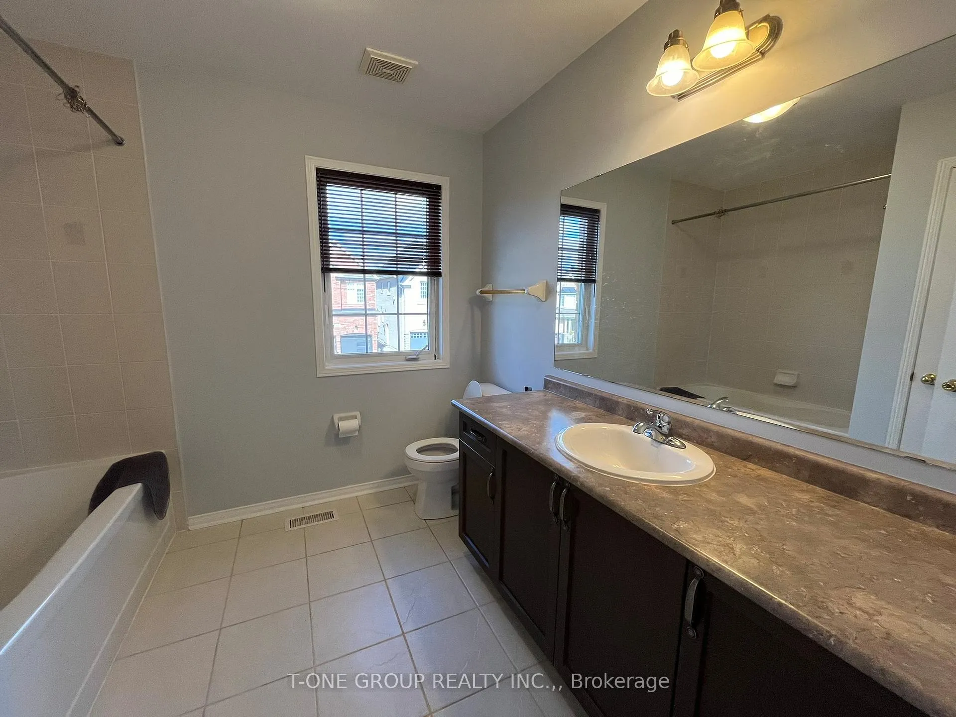 Photo 25 of 1667 Frolis Street, Oshawa, Taunton — HOMEH