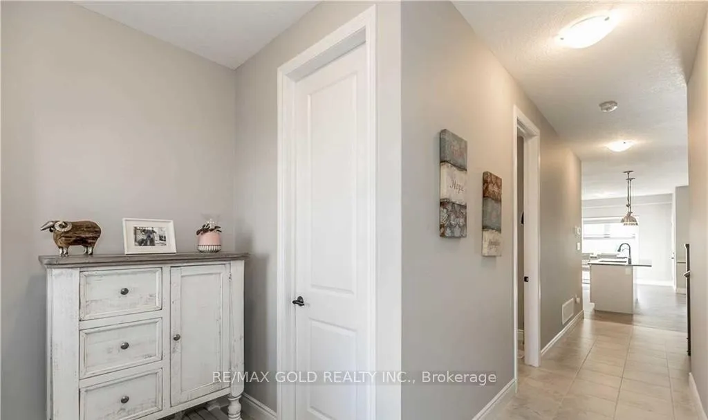 Photo 4 of 971 Wright Drive, Midland — HOMEH