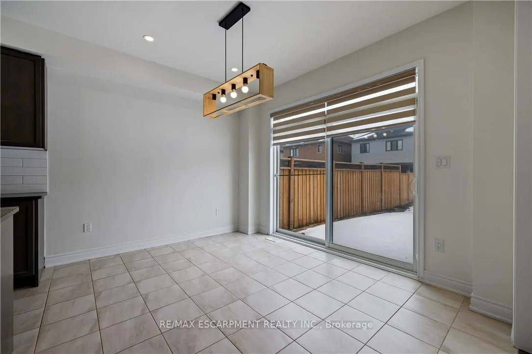 Photo 14 of 150 Cactus Crescent, Hamilton, Stoney Creek Mountain — HOMEH