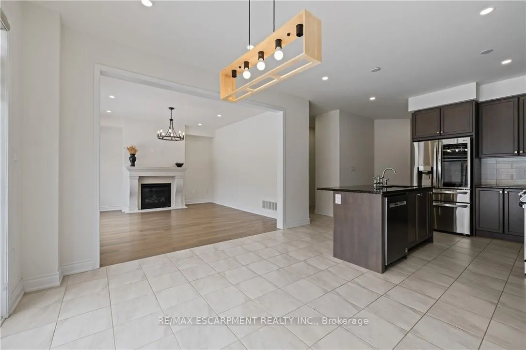 Photo 15 of 150 Cactus Crescent, Hamilton, Stoney Creek Mountain — HOMEH