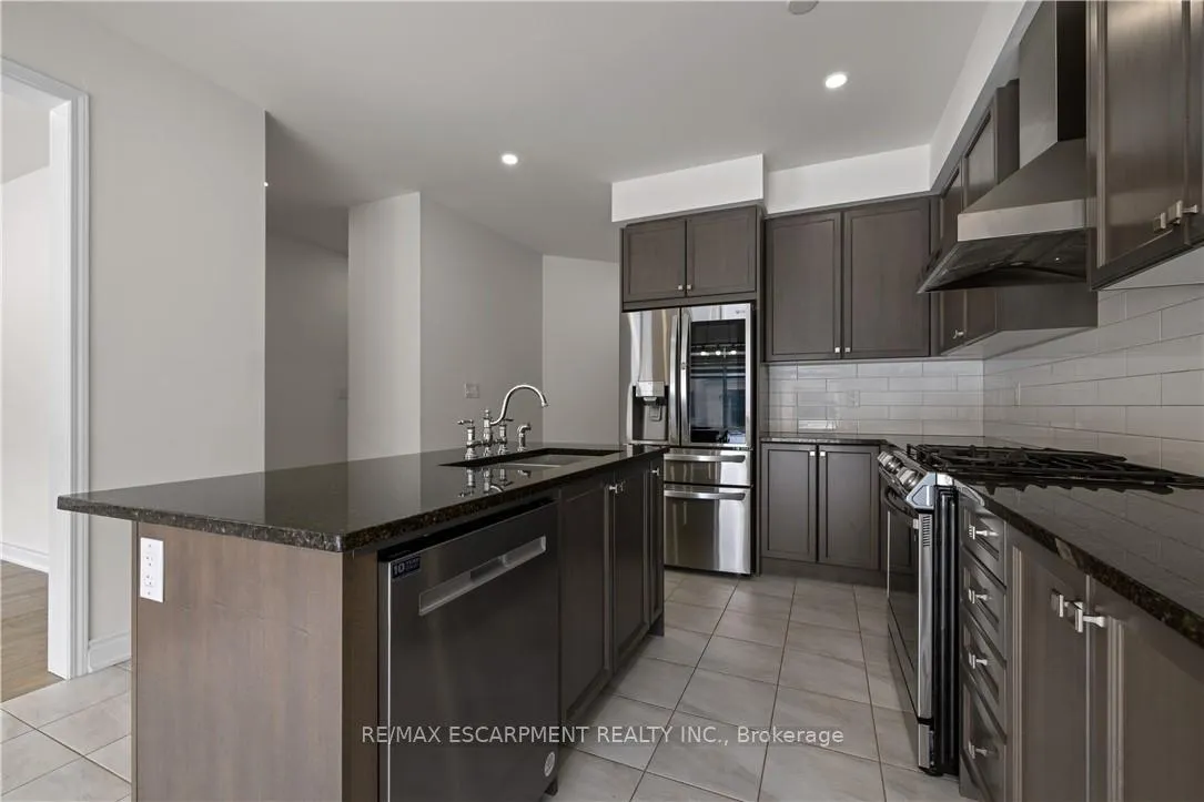 Photo 17 of 150 Cactus Crescent, Hamilton, Stoney Creek Mountain — HOMEH