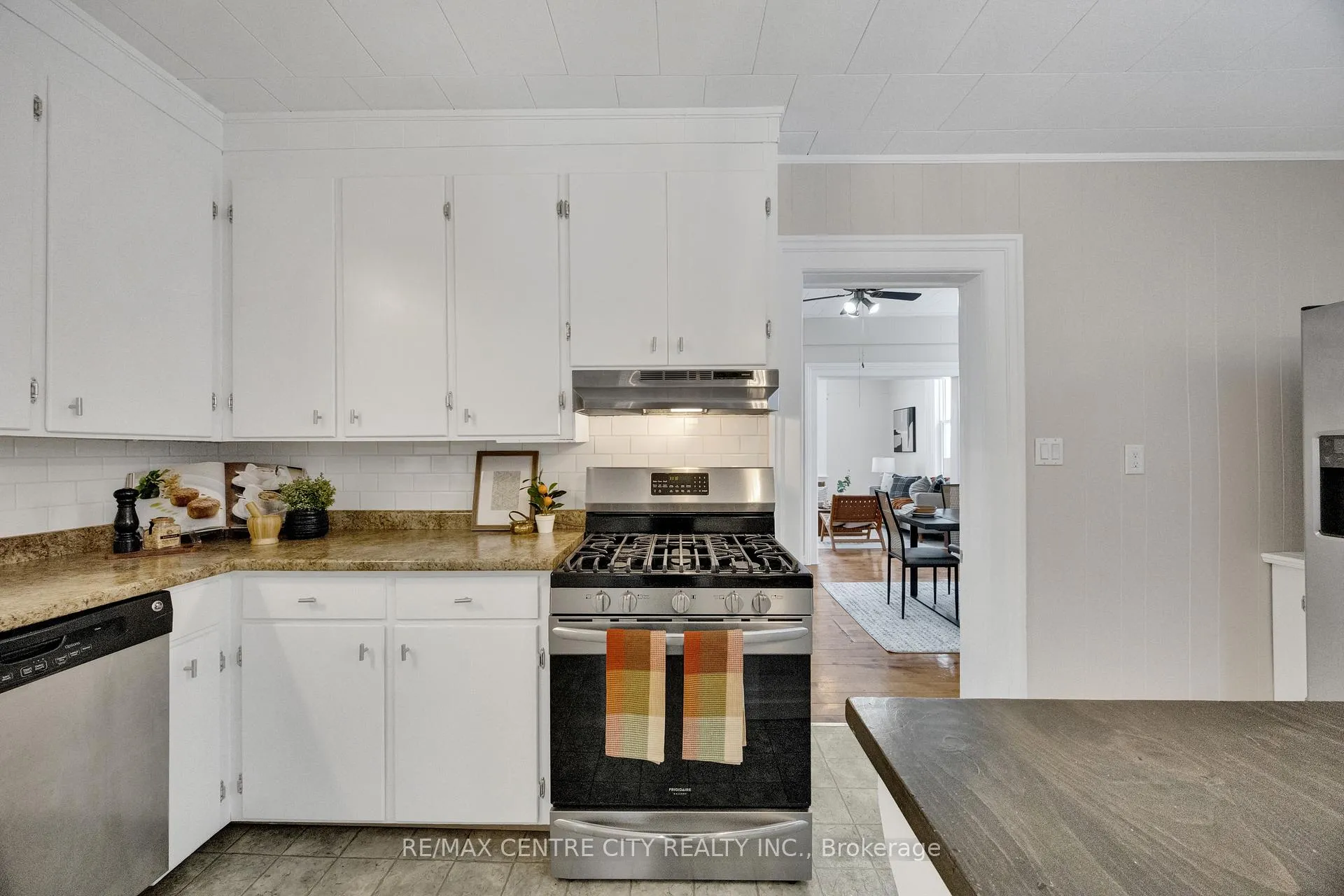 Photo 20 of 318 Carling Street, South Huron, Exeter — HOMEH