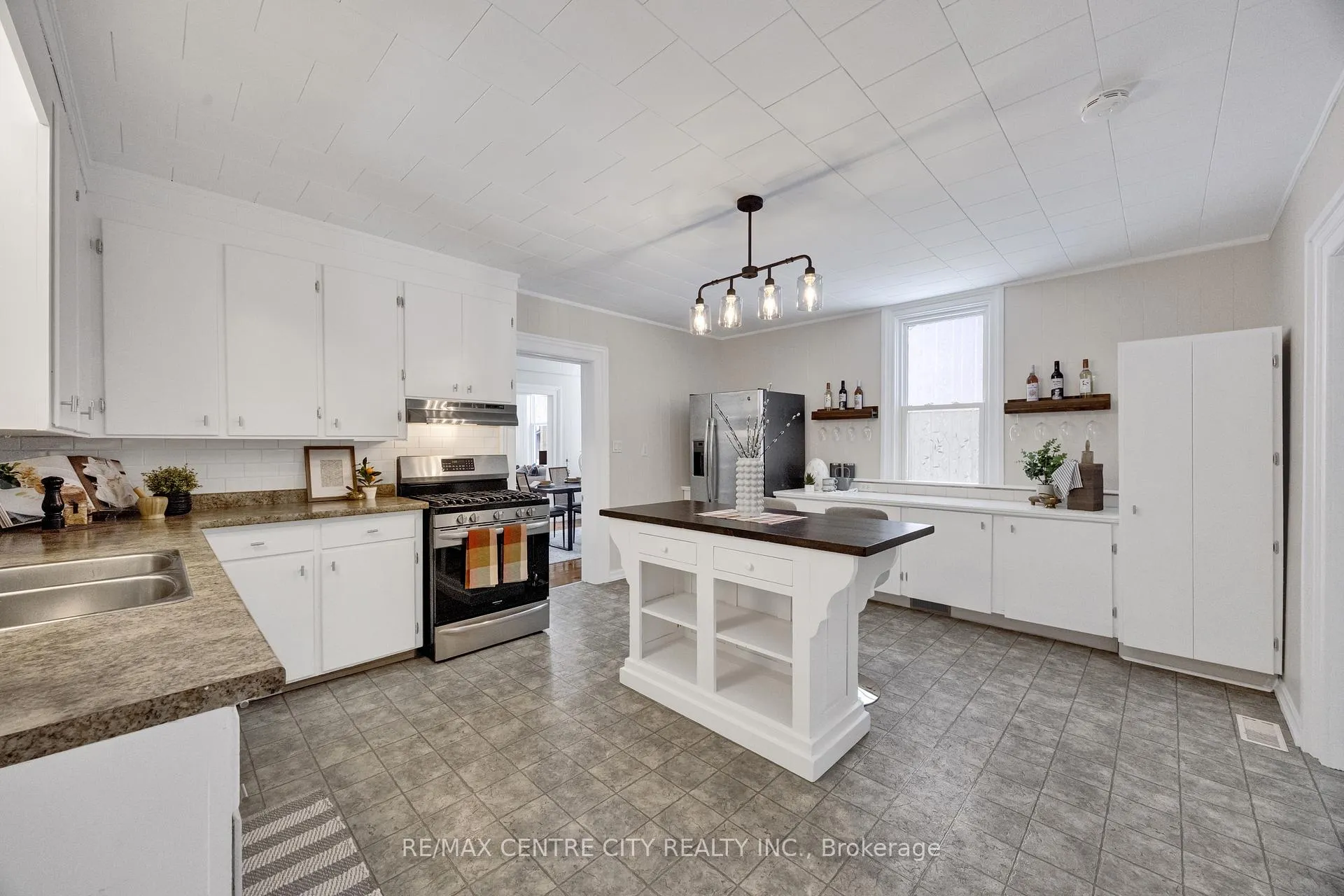 Photo 22 of 318 Carling Street, South Huron, Exeter — HOMEH