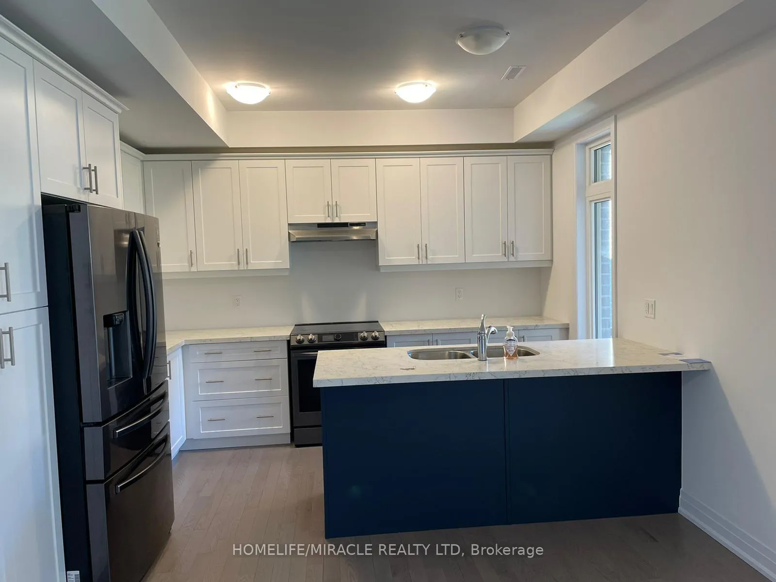 Photo 3 of 191 franklin Trail, Barrie, Rural Barrie Southwest — HOMEH