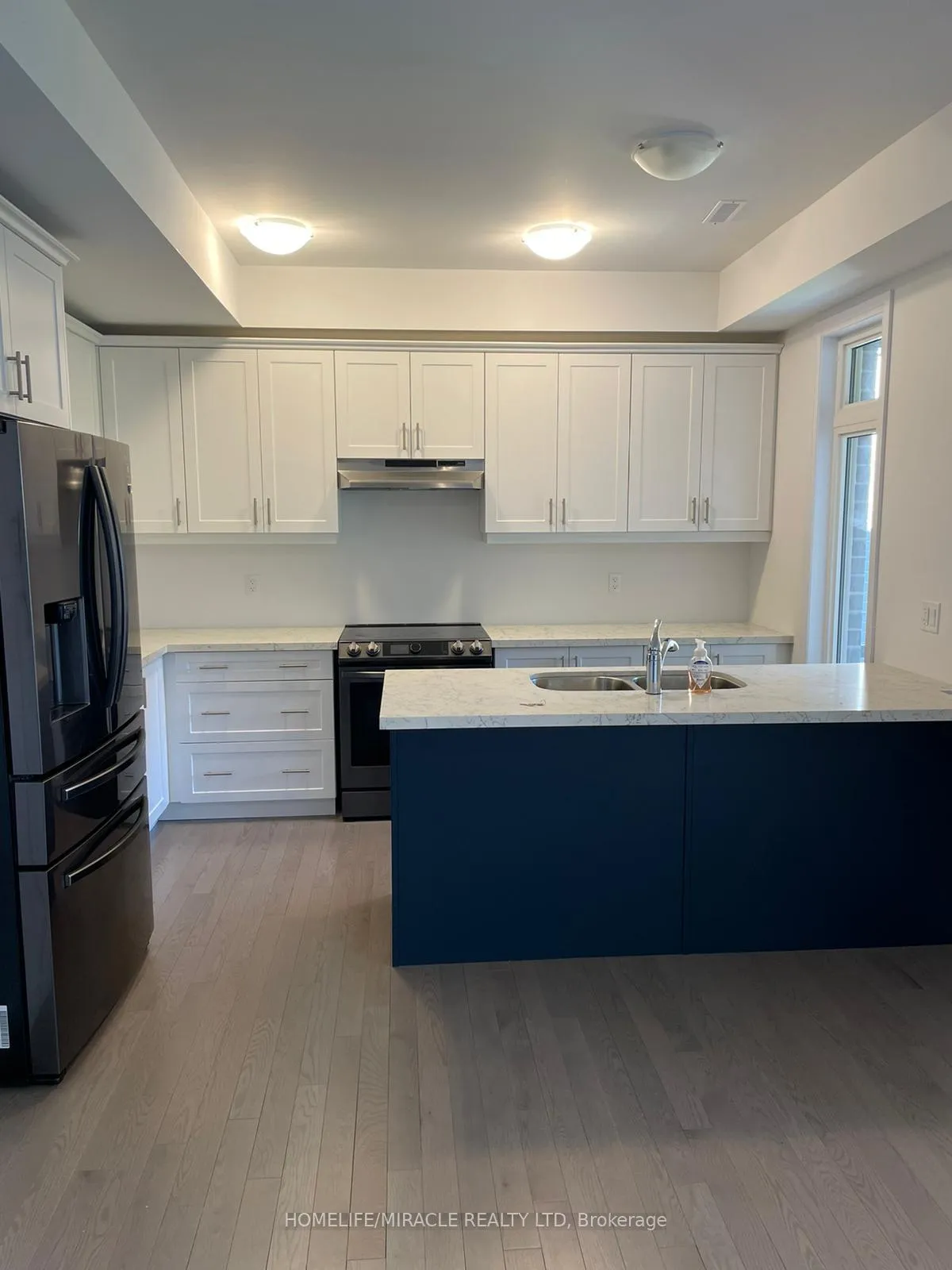 Photo 4 of 191 franklin Trail, Barrie, Rural Barrie Southwest — HOMEH