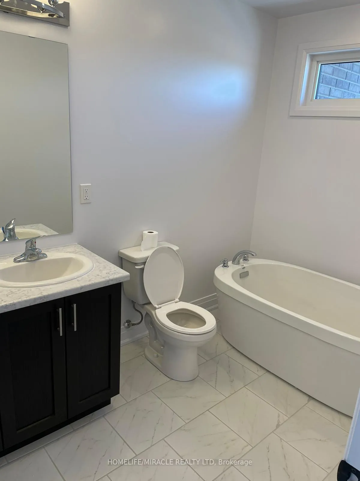 Photo 11 of 191 franklin Trail, Barrie, Rural Barrie Southwest — HOMEH