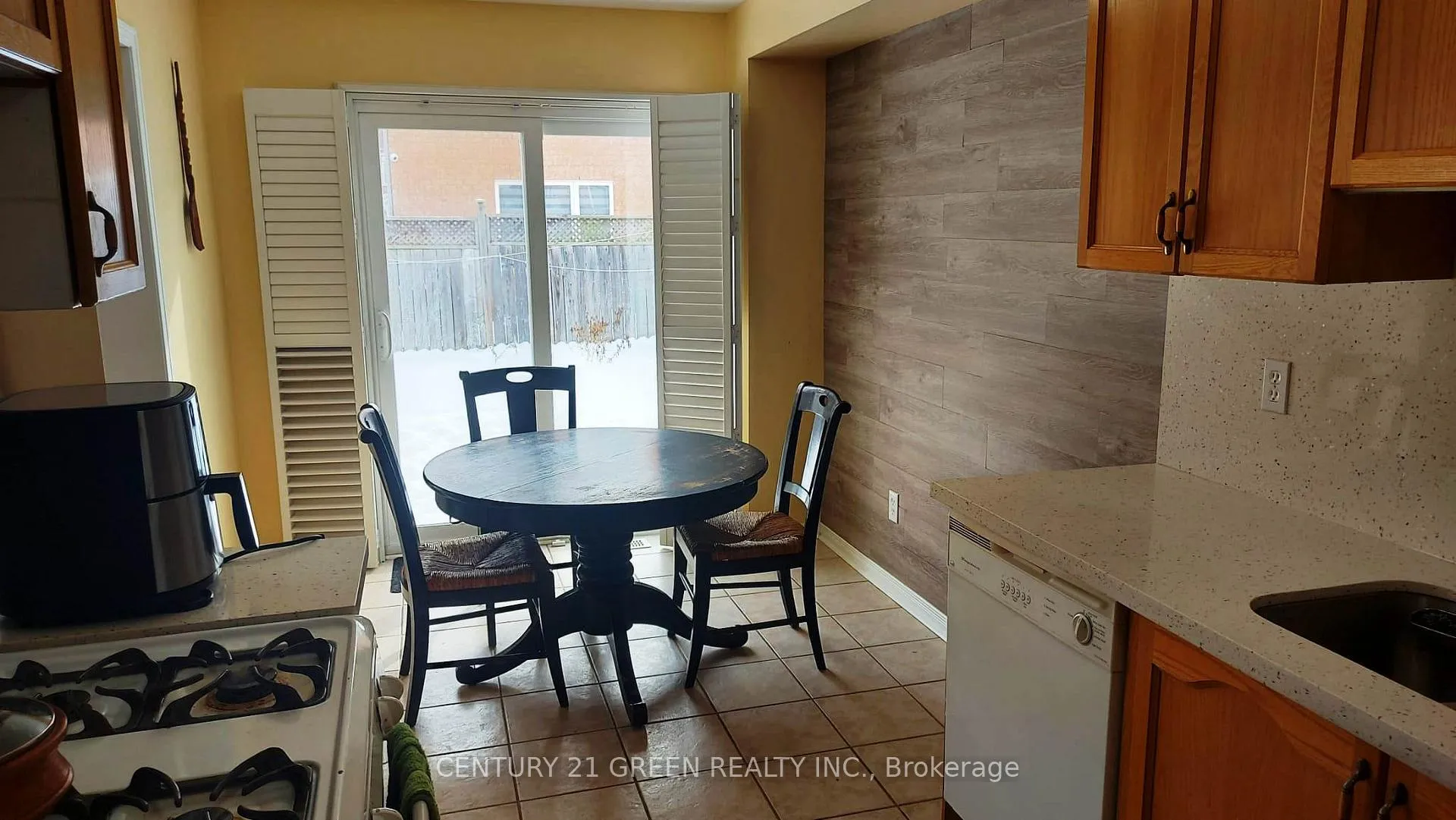 Photo 7 of Unit Upper, 33 Bramfield Street, Brampton, Fletcher's Meadow — HOMEH
